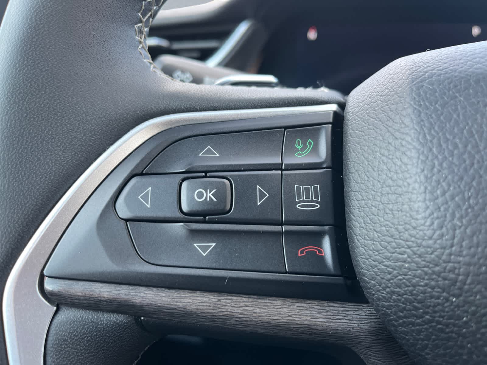 used 2024 Jeep Grand Cherokee car, priced at $30,451