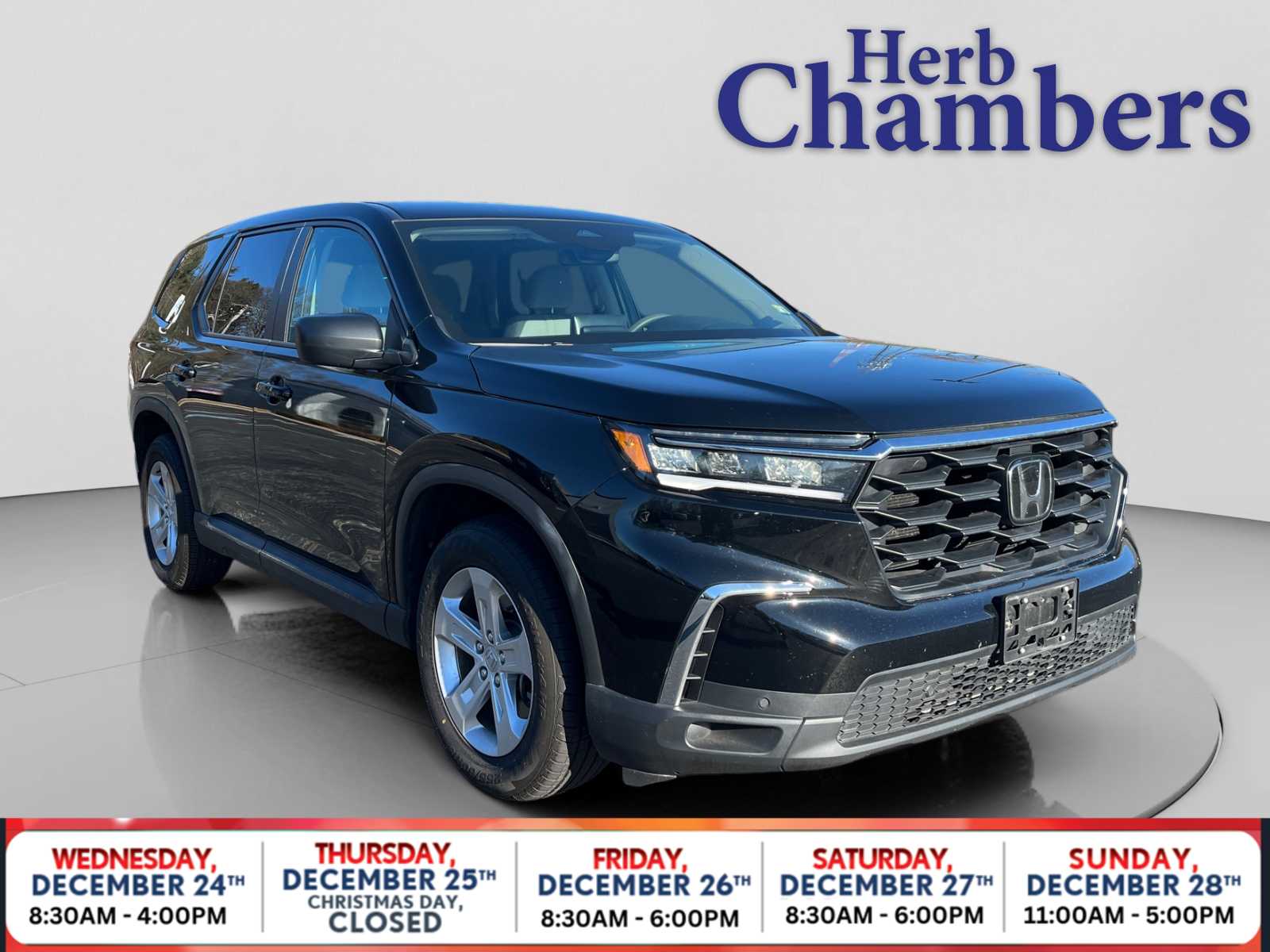 2023 Honda Pilot LX's photo