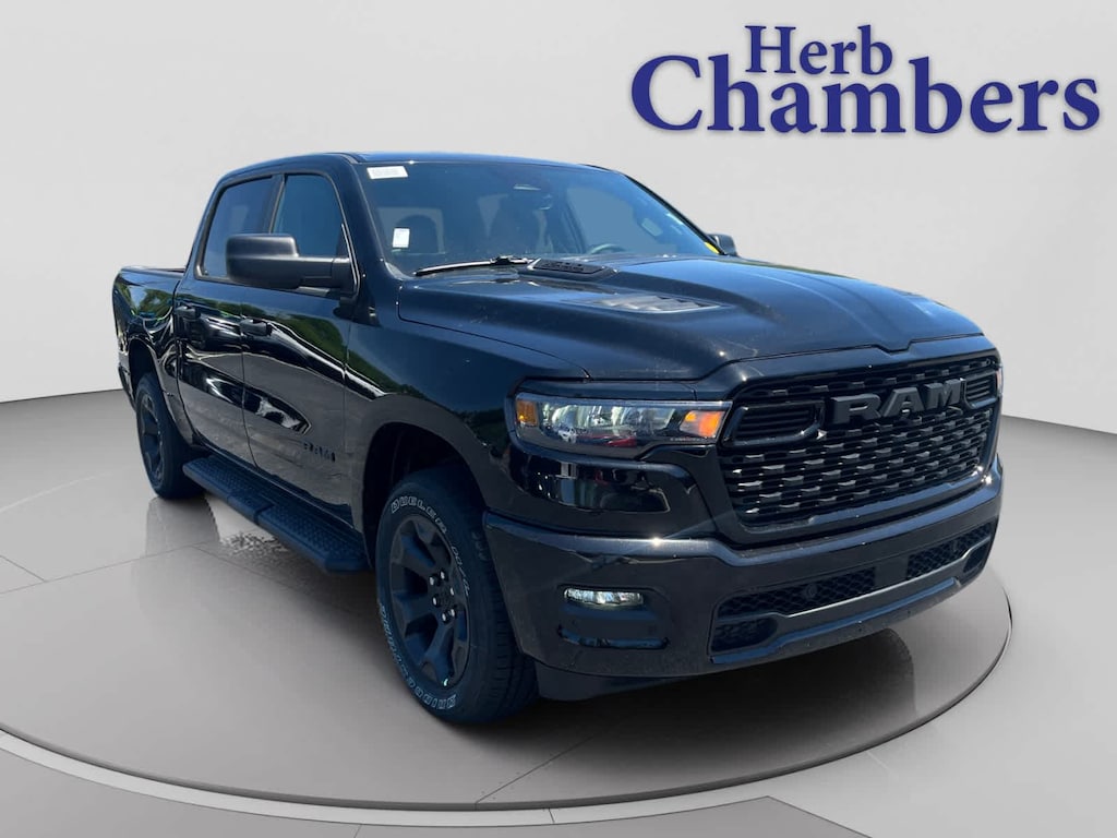 New 2026 Ram 1500 EXPRESS CREW CAB 4X4 5'7 BOX Pickup