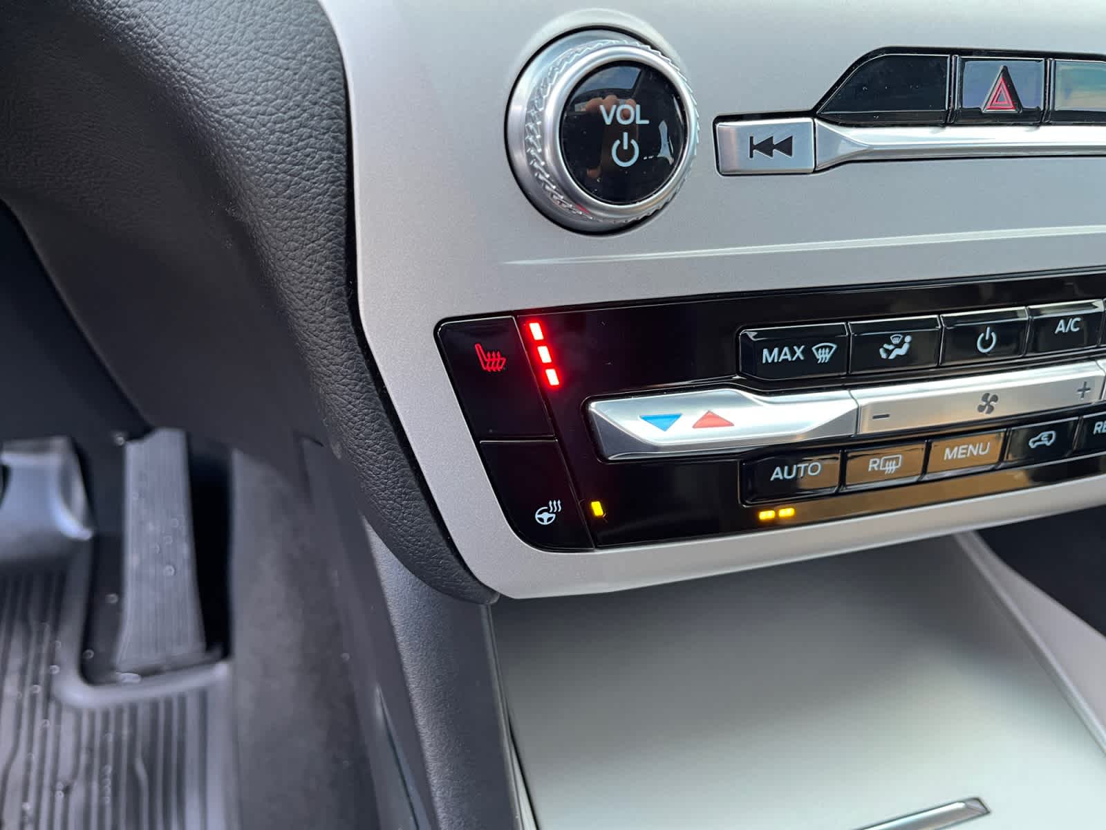 used 2024 Ford Explorer car, priced at $33,925