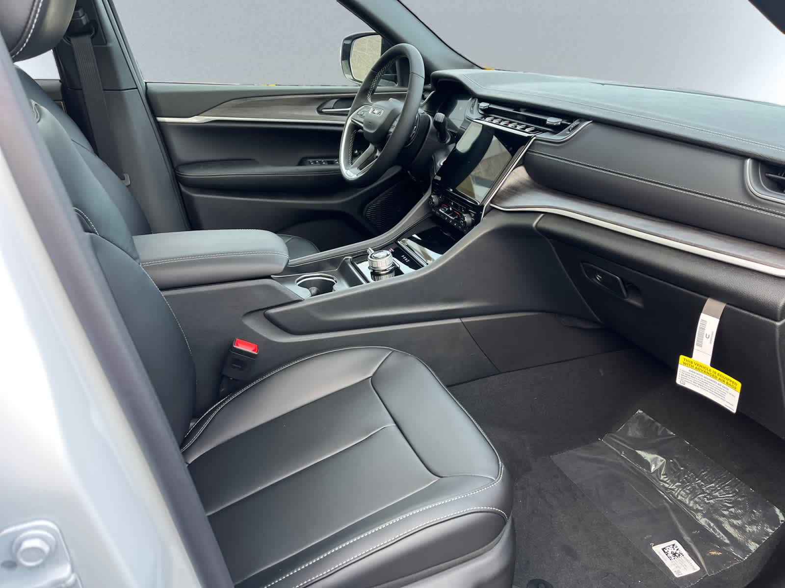 new 2025 Jeep Grand Cherokee car, priced at $49,540