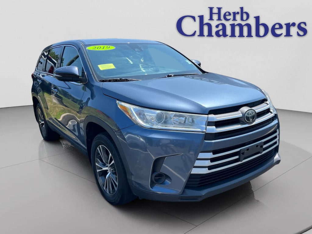 Used 2019 Toyota Highlander LE SUV