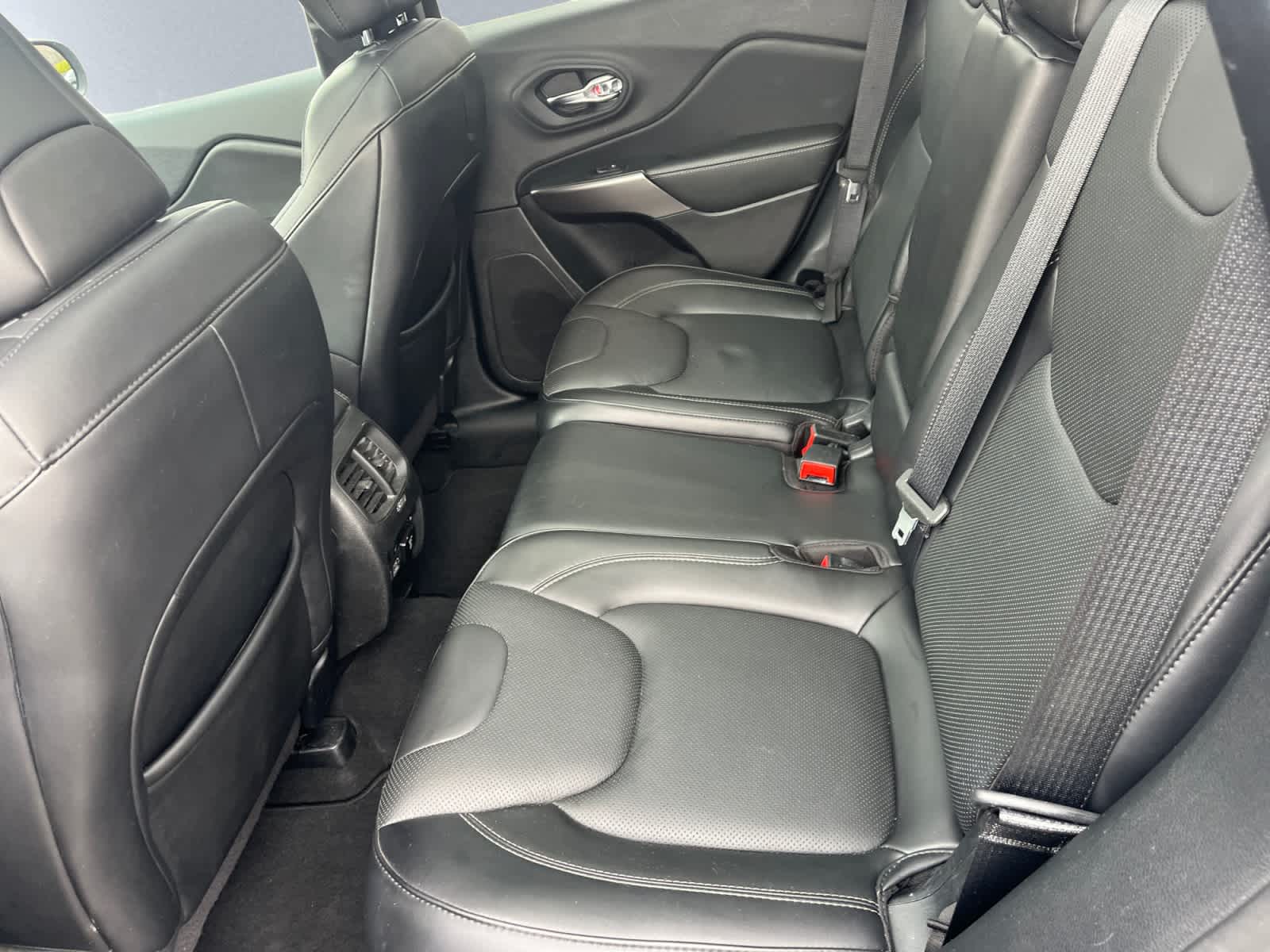 used 2021 Jeep Cherokee car, priced at $20,310