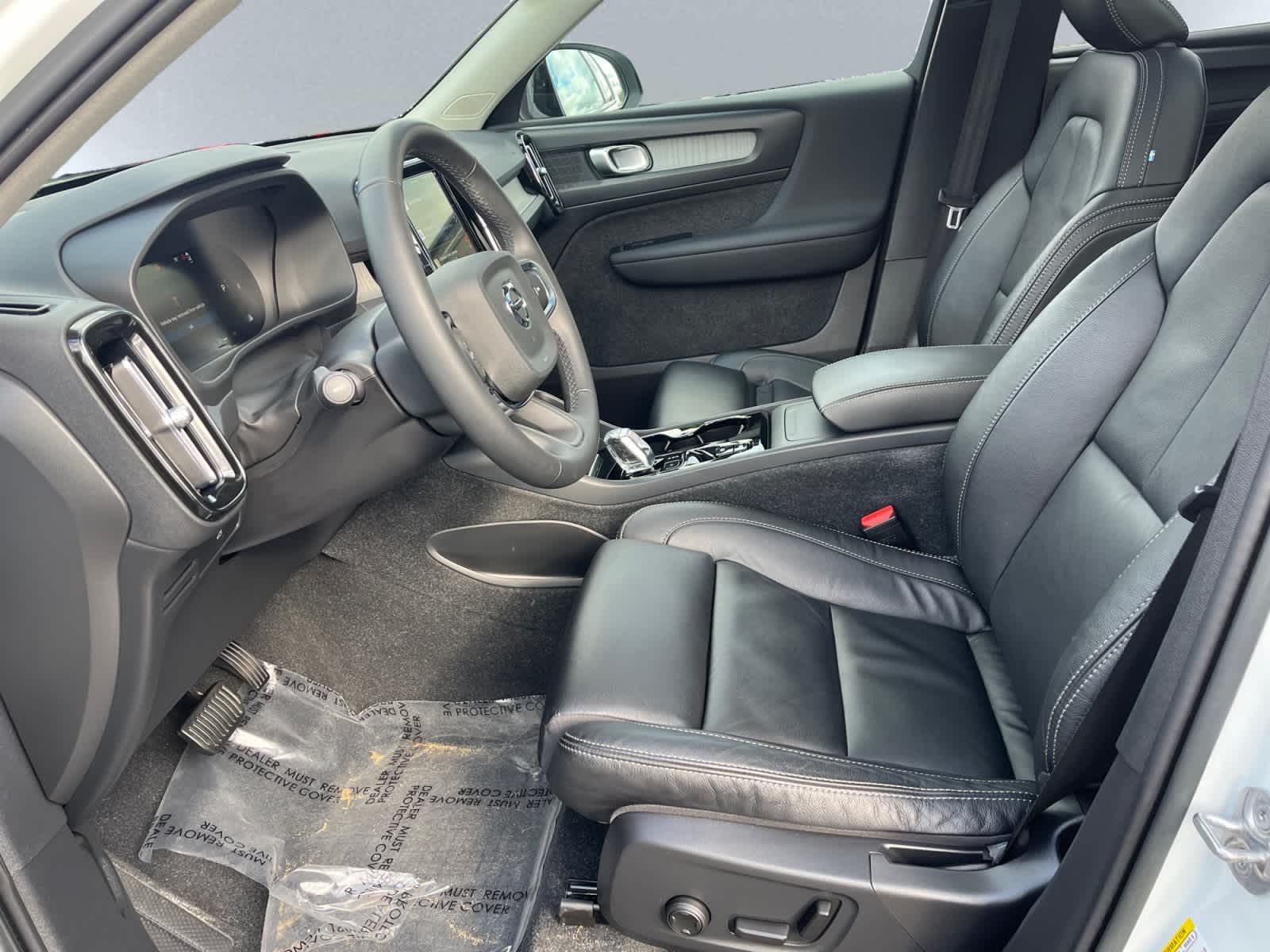 used 2023 Volvo XC40 car, priced at $26,737