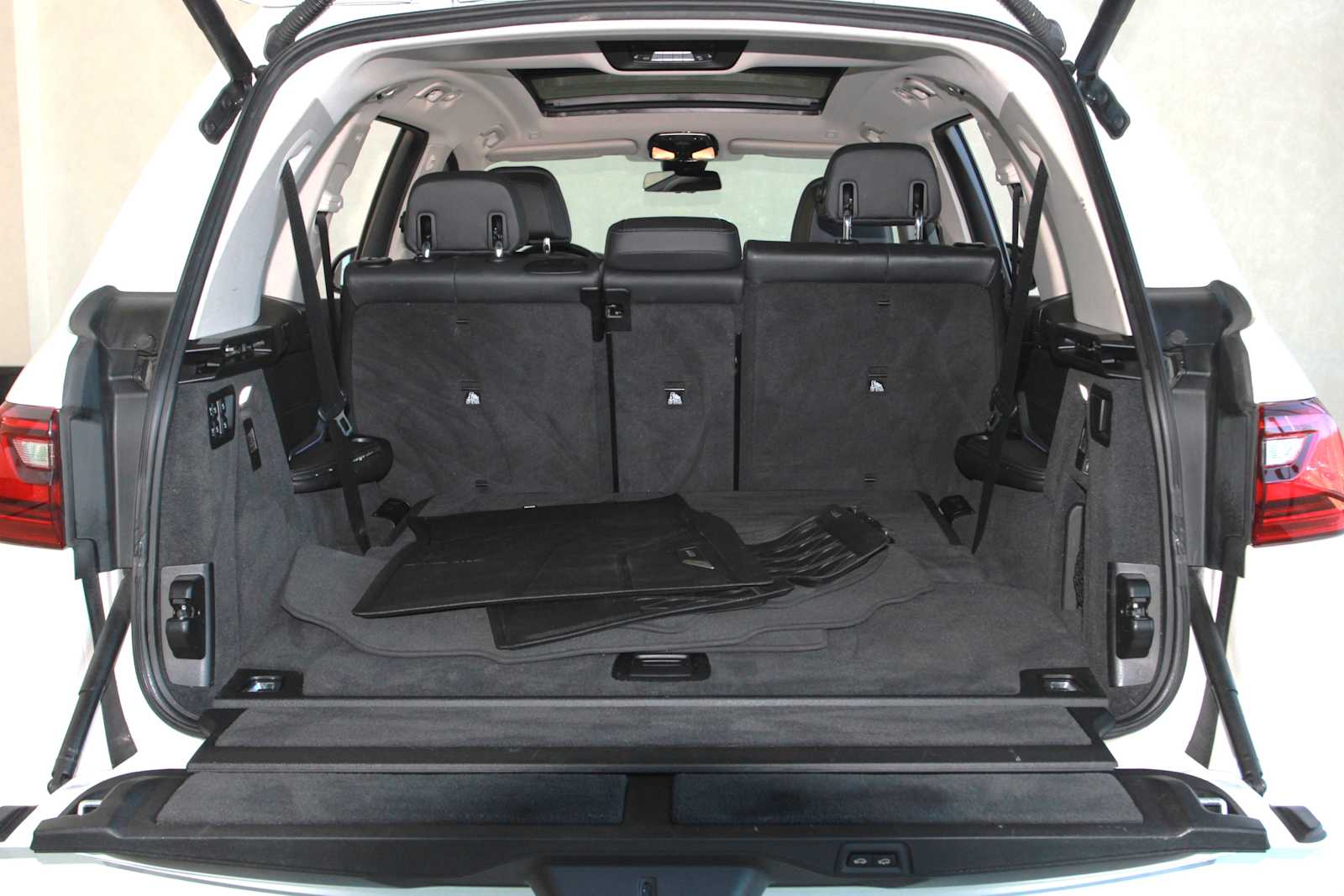 used 2021 BMW X7 xDrive40i car, priced at $34,899
