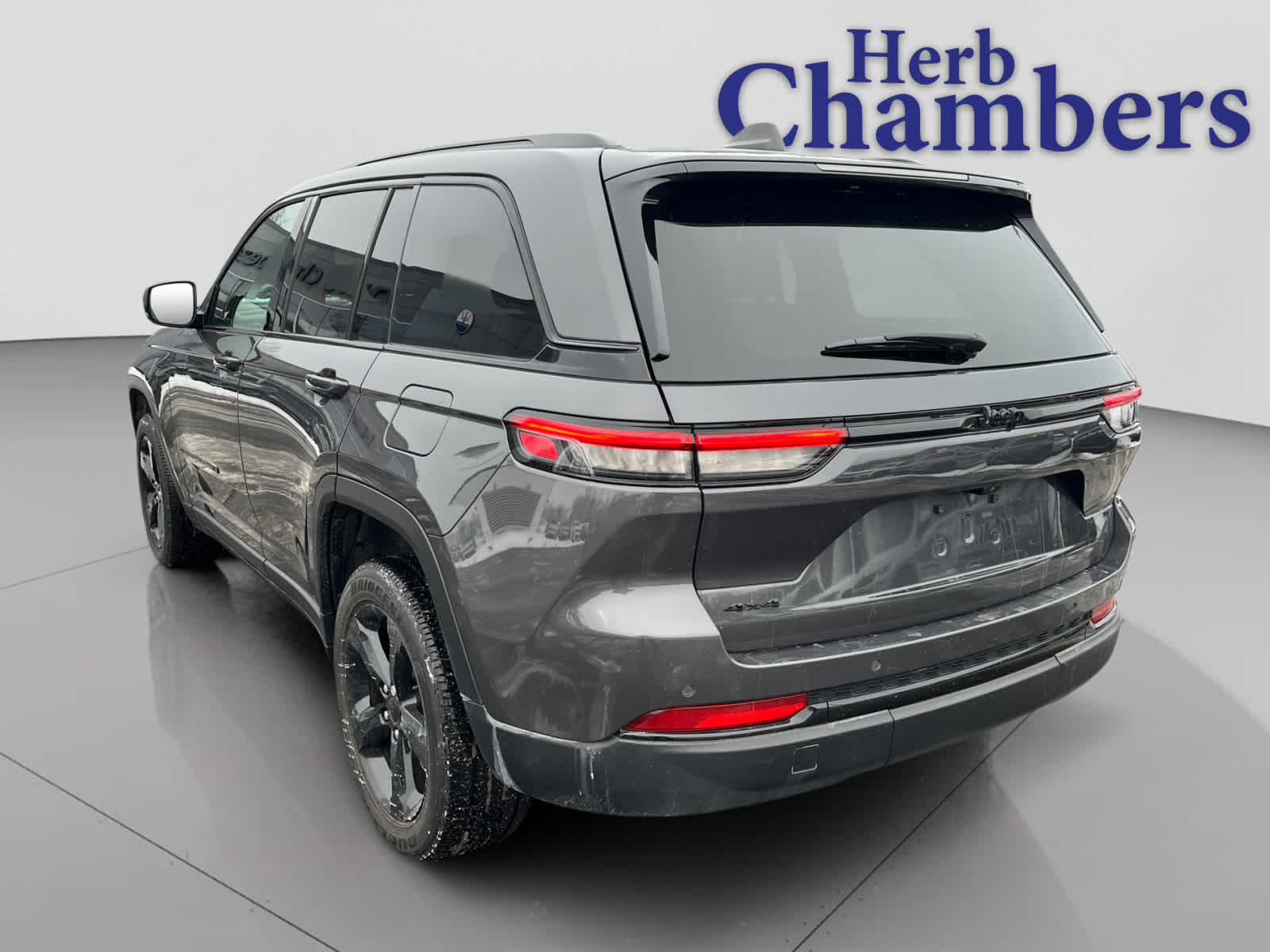 used 2024 Jeep Grand Cherokee car, priced at $33,303