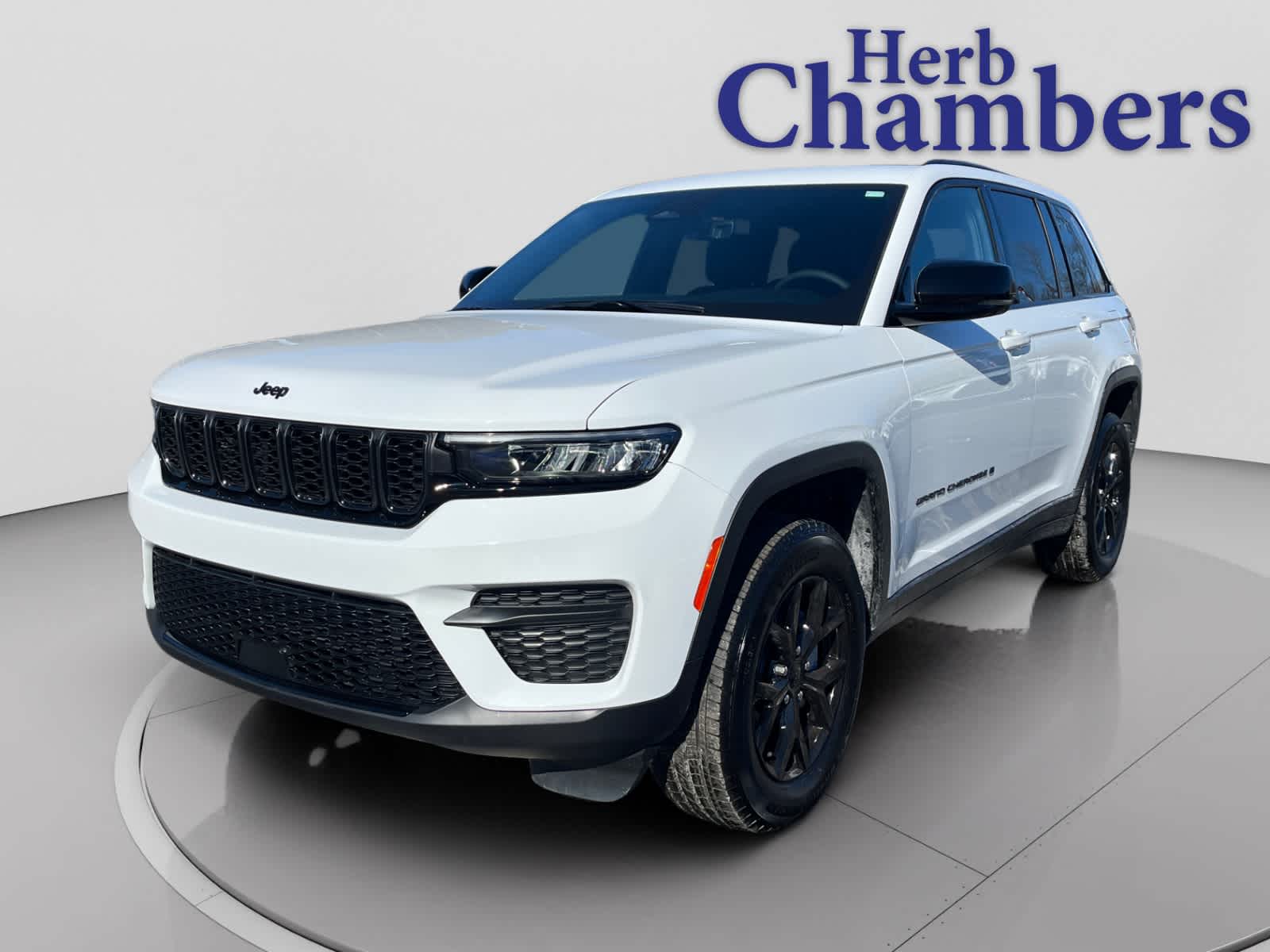 used 2025 Jeep Grand Cherokee car, priced at $37,633