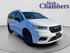 2026 Chrysler Pacifica SELECT AWD Passenger Van