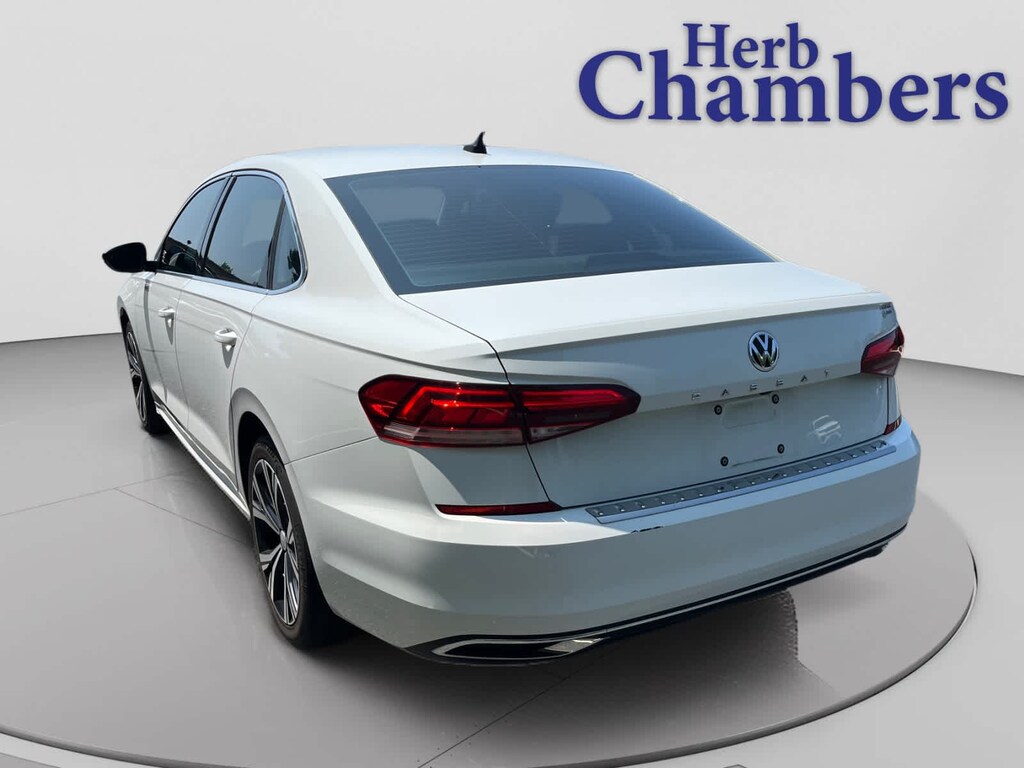 Used 2021 Volkswagen Passat 2.0T SE Sedan