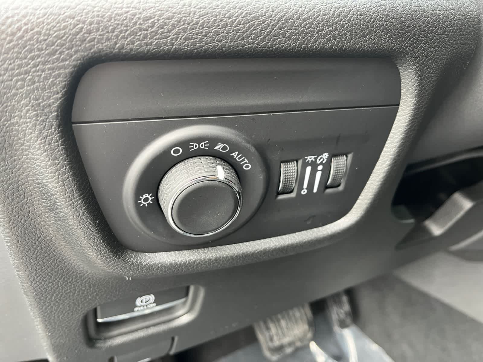 used 2024 Jeep Grand Cherokee car, priced at $33,303