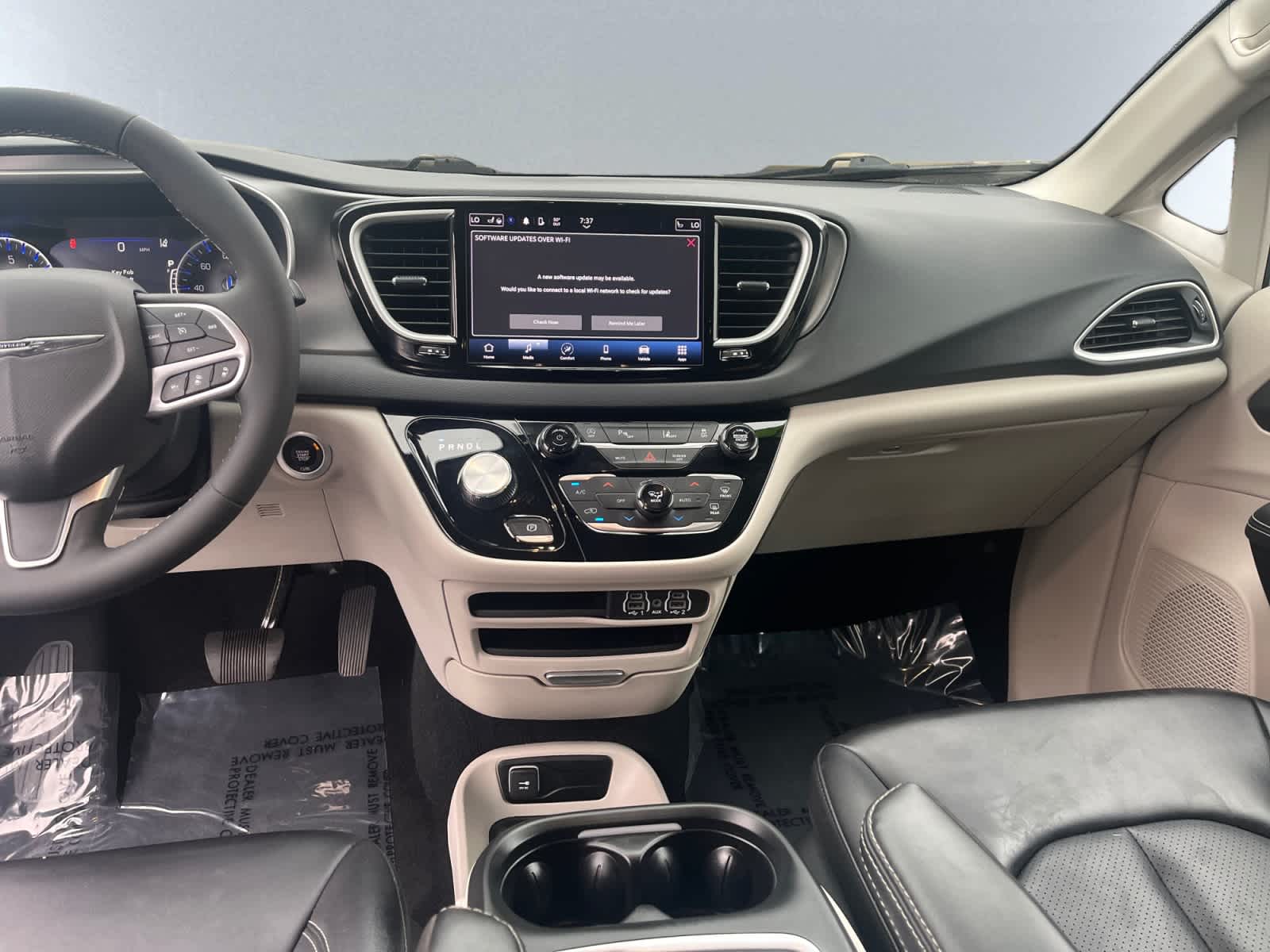used 2024 Chrysler Pacifica car, priced at $27,069