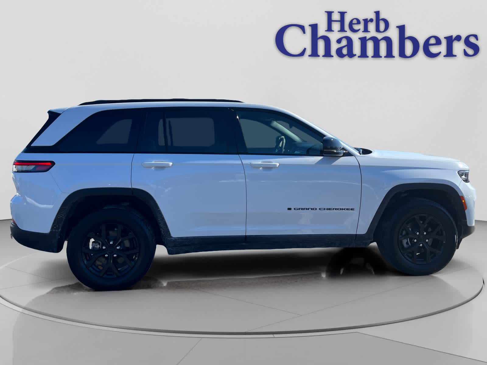 used 2025 Jeep Grand Cherokee car, priced at $37,633