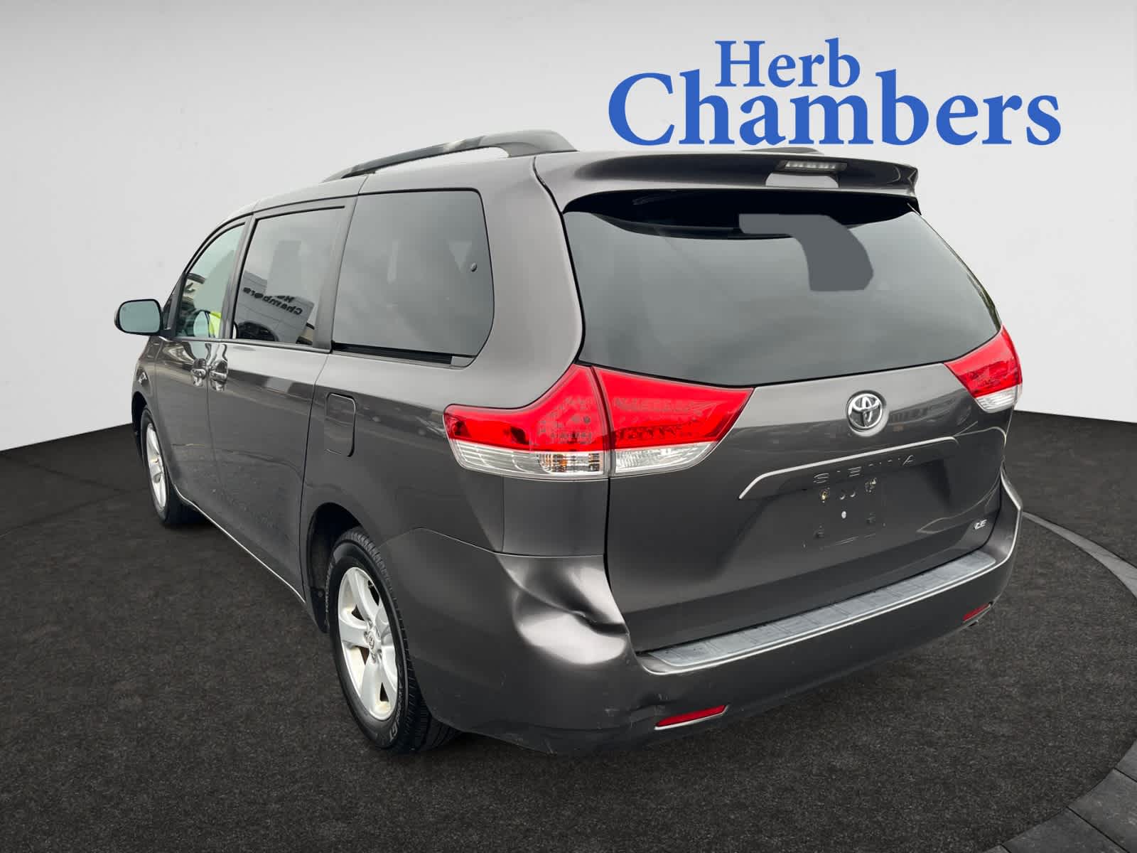 2012 Toyota Sienna LE photo 3
