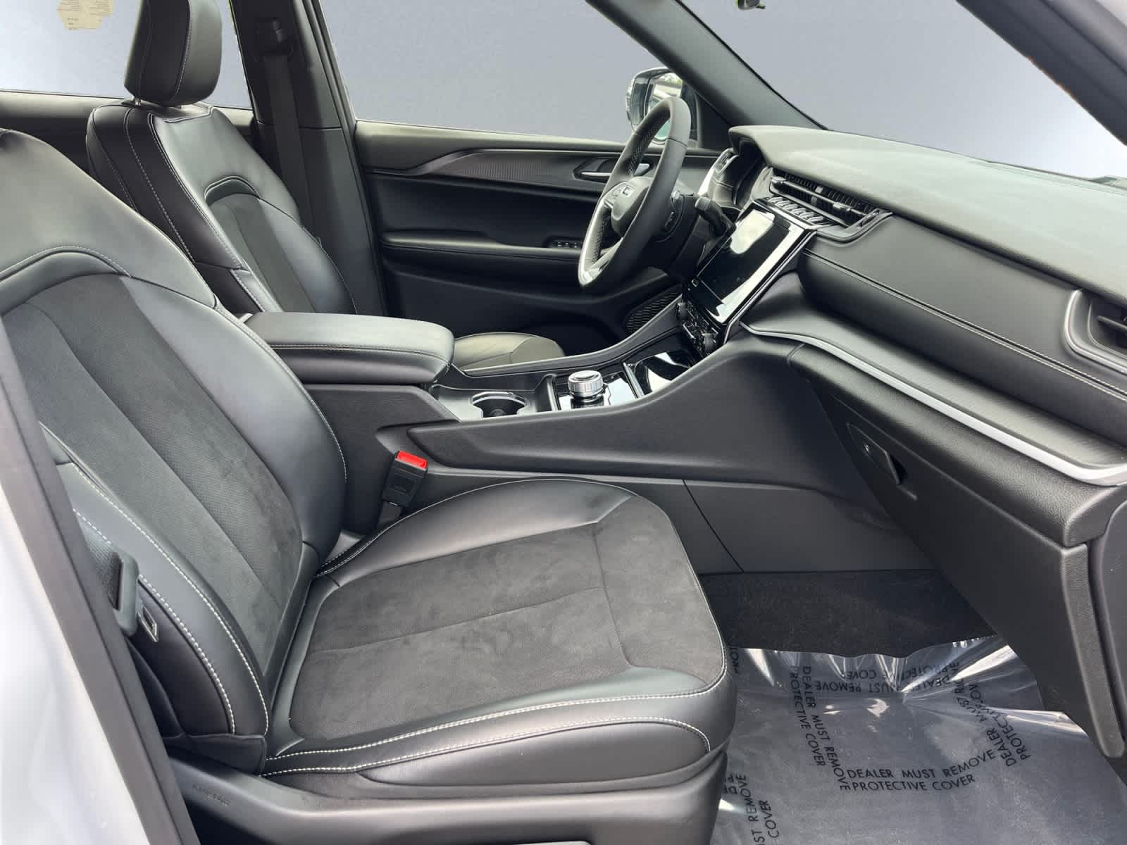2025 Jeep Grand Cherokee Altitude - Photo 20