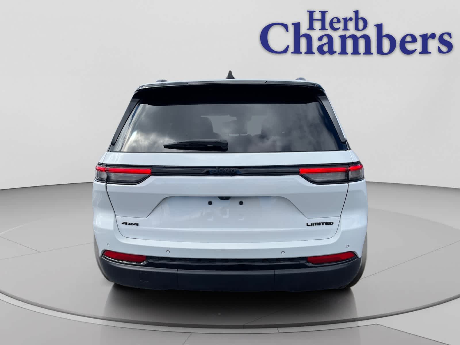 used 2023 Jeep Grand Cherokee car, priced at $28,384