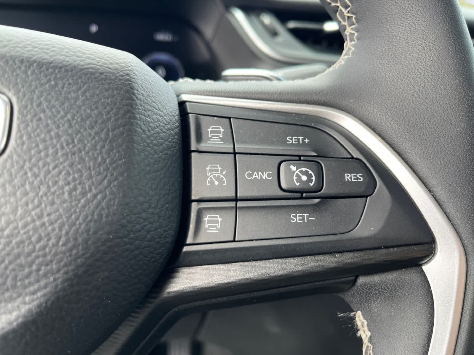 2023 Jeep Grand Cherokee Altitude - Photo 8