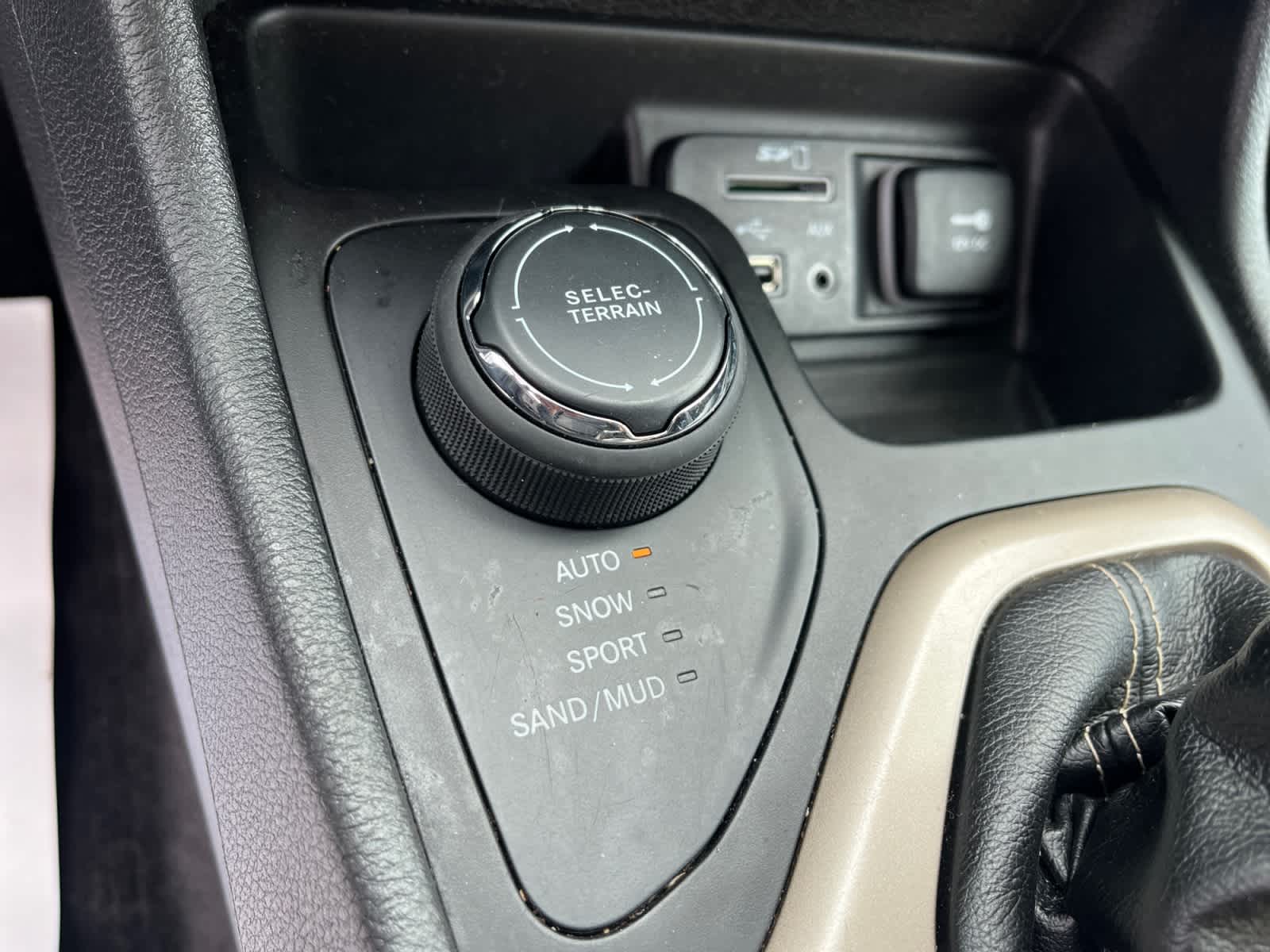 used 2018 Jeep Cherokee car, priced at $12,314