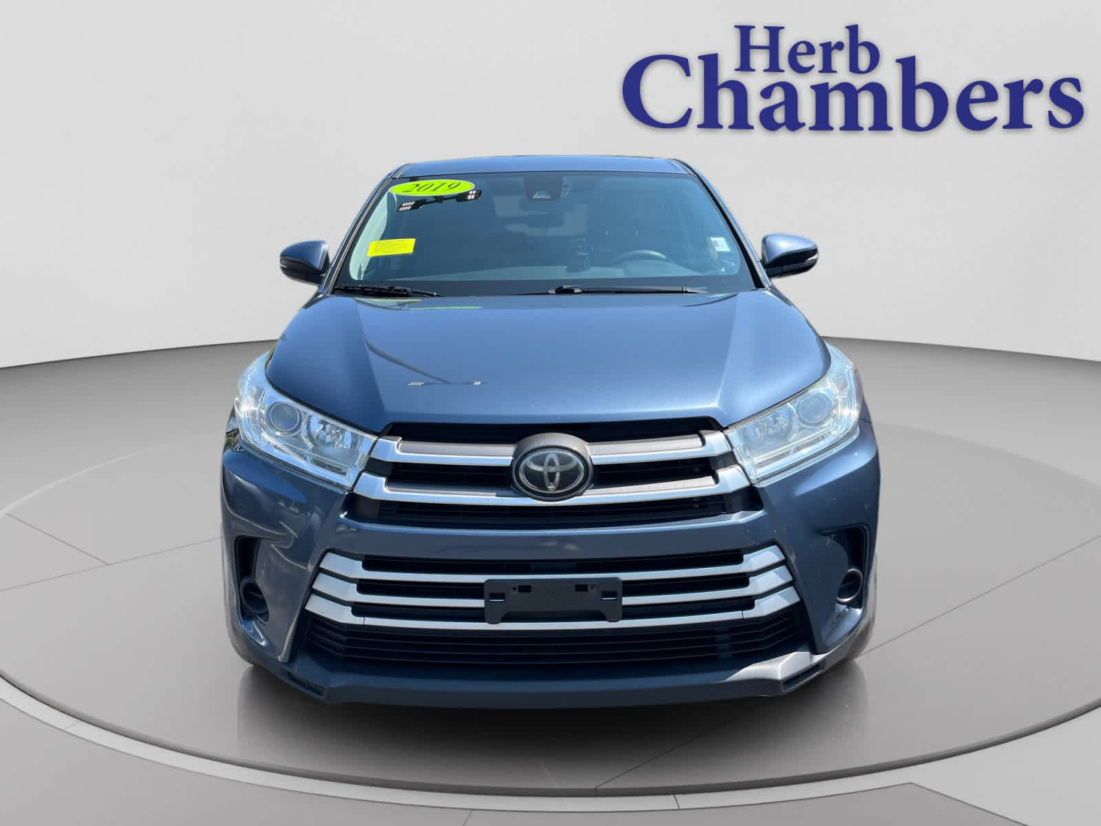 Used 2019 Toyota Highlander LE with VIN 5TDBZRFH7KS918618 for sale in Millbury, MA