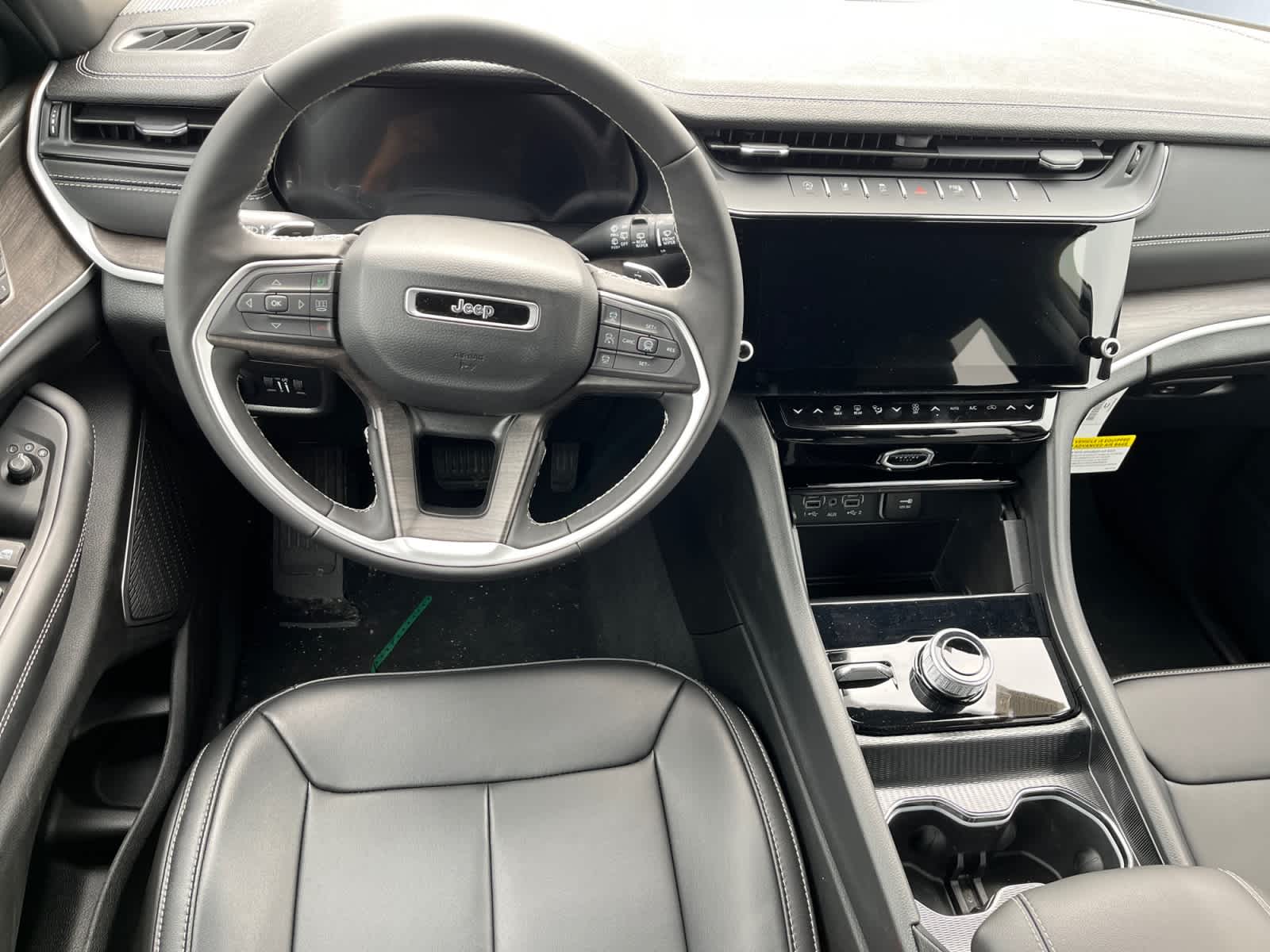 new 2026 Jeep Grand Cherokee car, priced at $47,805