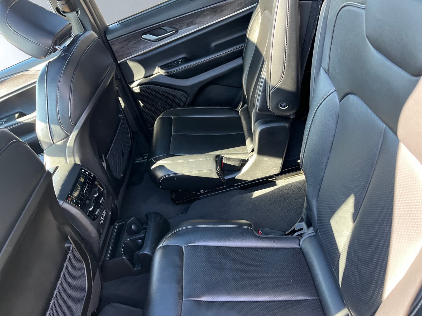 used 2024 Jeep Grand Cherokee L car, priced at $35,143