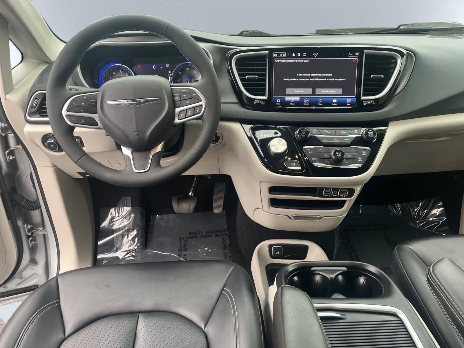 used 2024 Chrysler Pacifica car, priced at $27,069