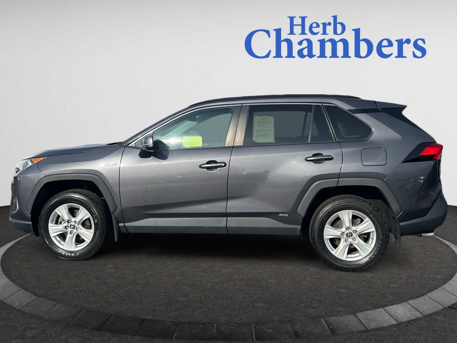 2019 Toyota RAV4 Hybrid XLE photo 4