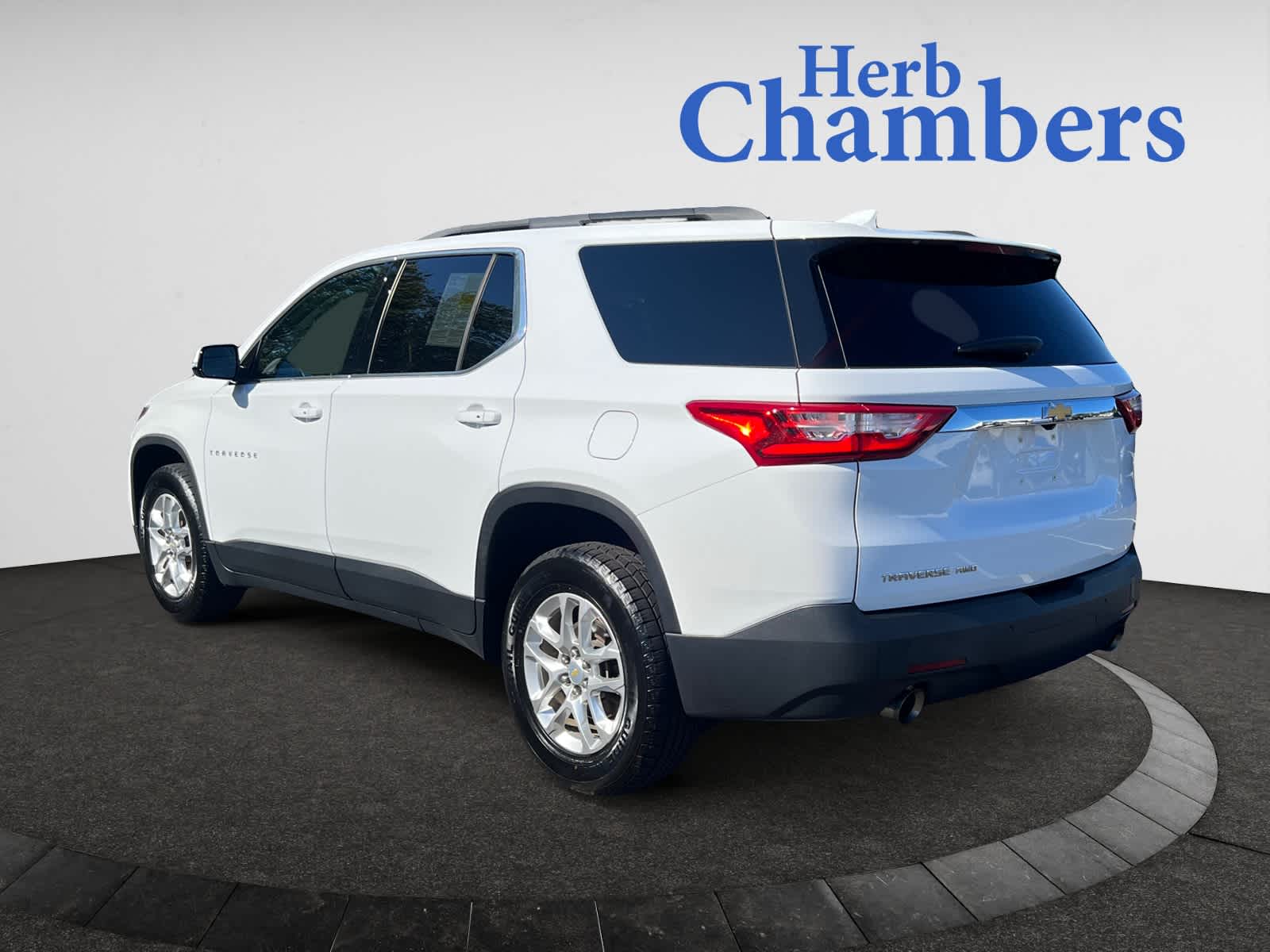 2020 Chevrolet Traverse Cloth photo 2