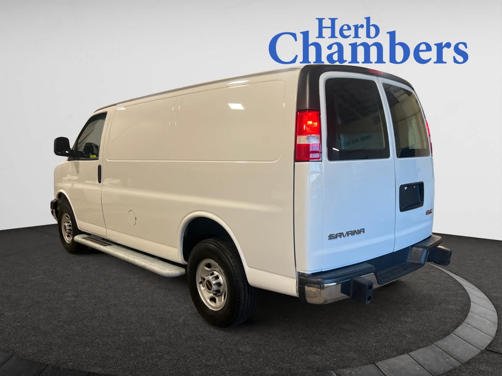 2024 Gmc Savana Cargo 2500 photo 2