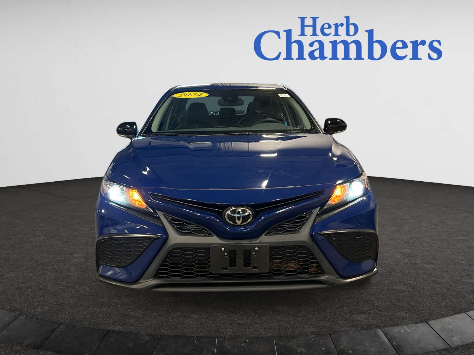 2024 Toyota Camry SE photo 2