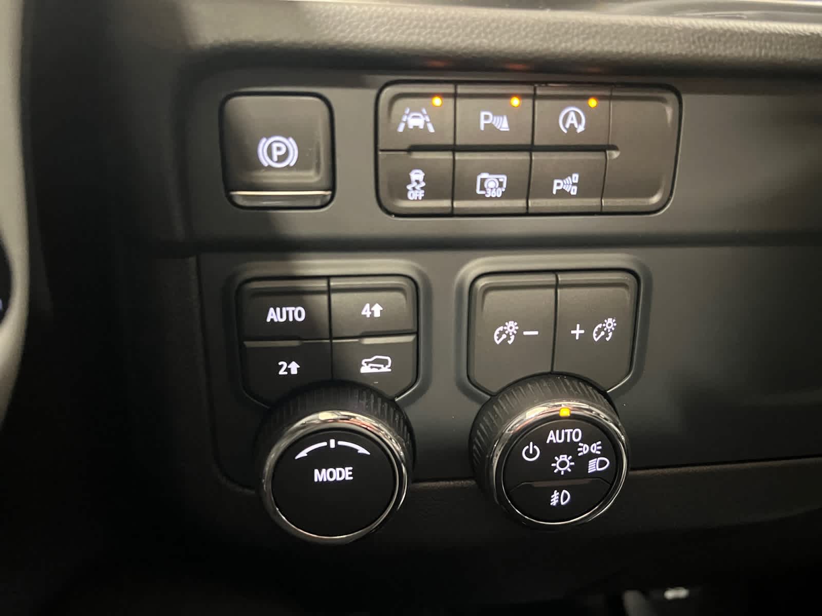 2026 Chevrolet Suburban RST - Photo 15