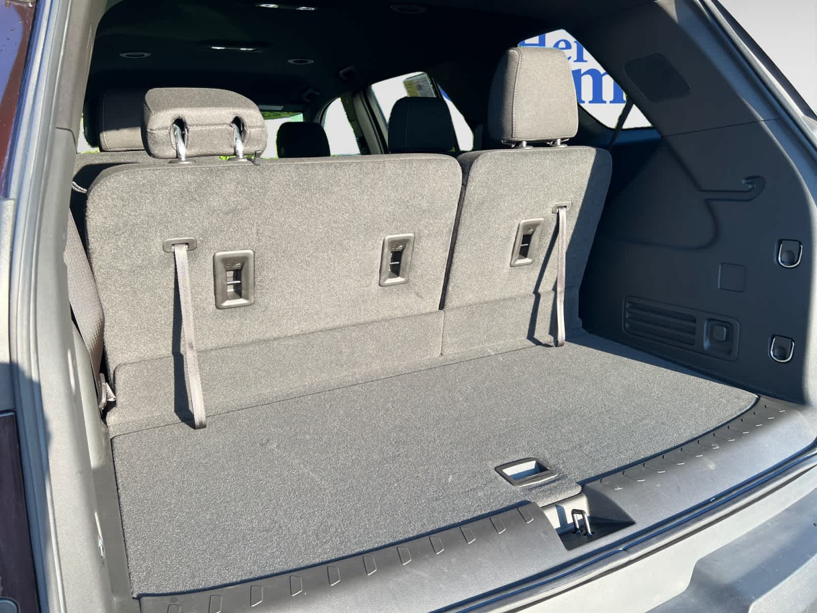 2023 Chevrolet Traverse Cloth photo 2