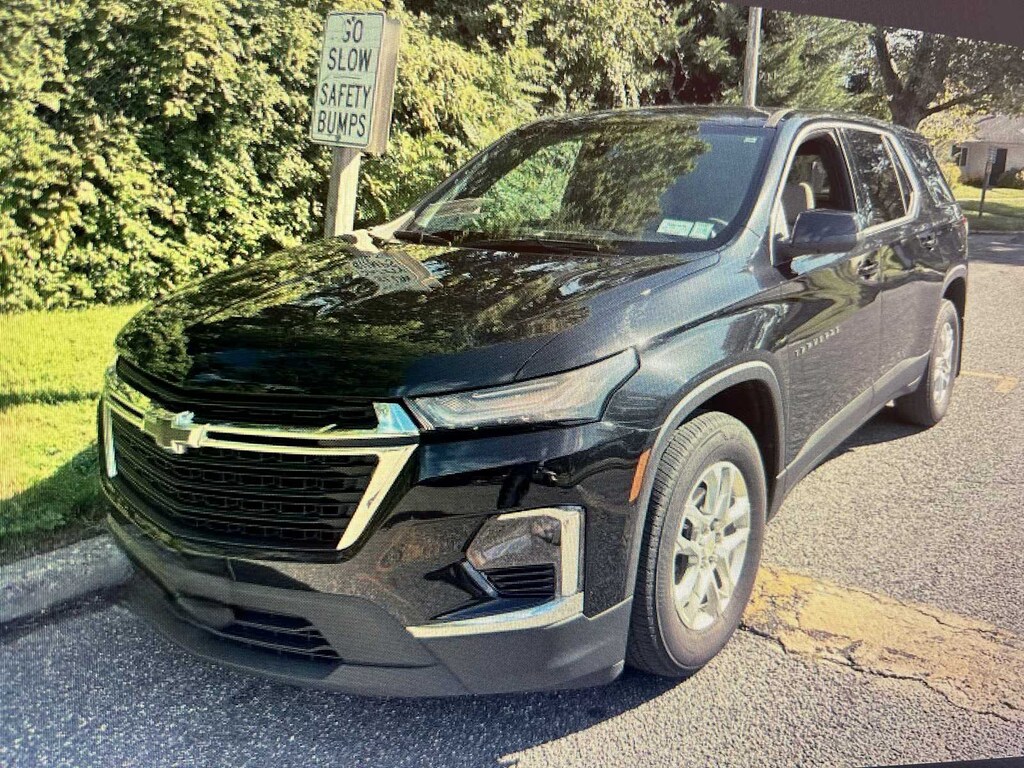 Used 2023 Chevrolet Traverse LS SUV