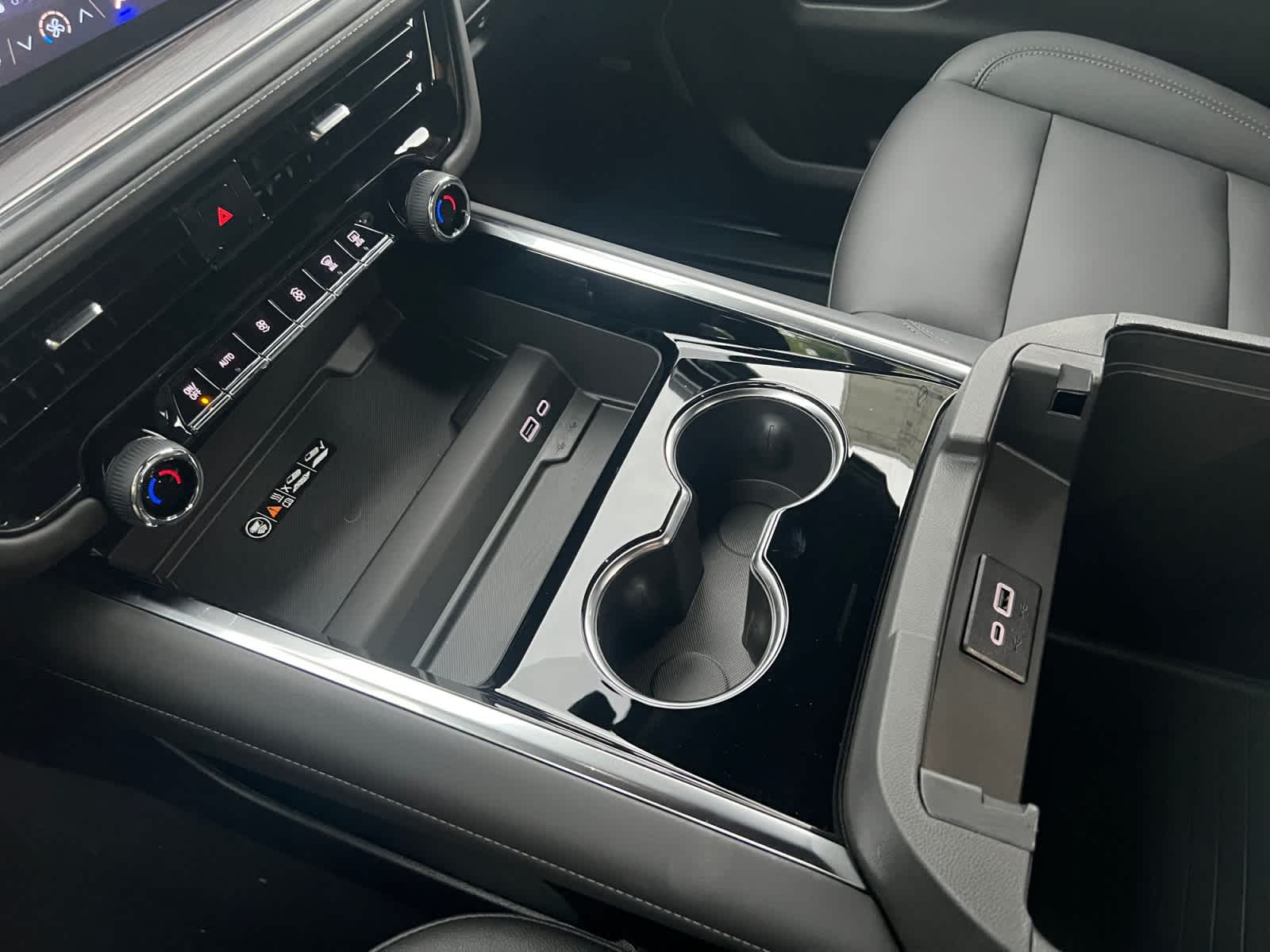 2026 Chevrolet Suburban LT - Photo 16