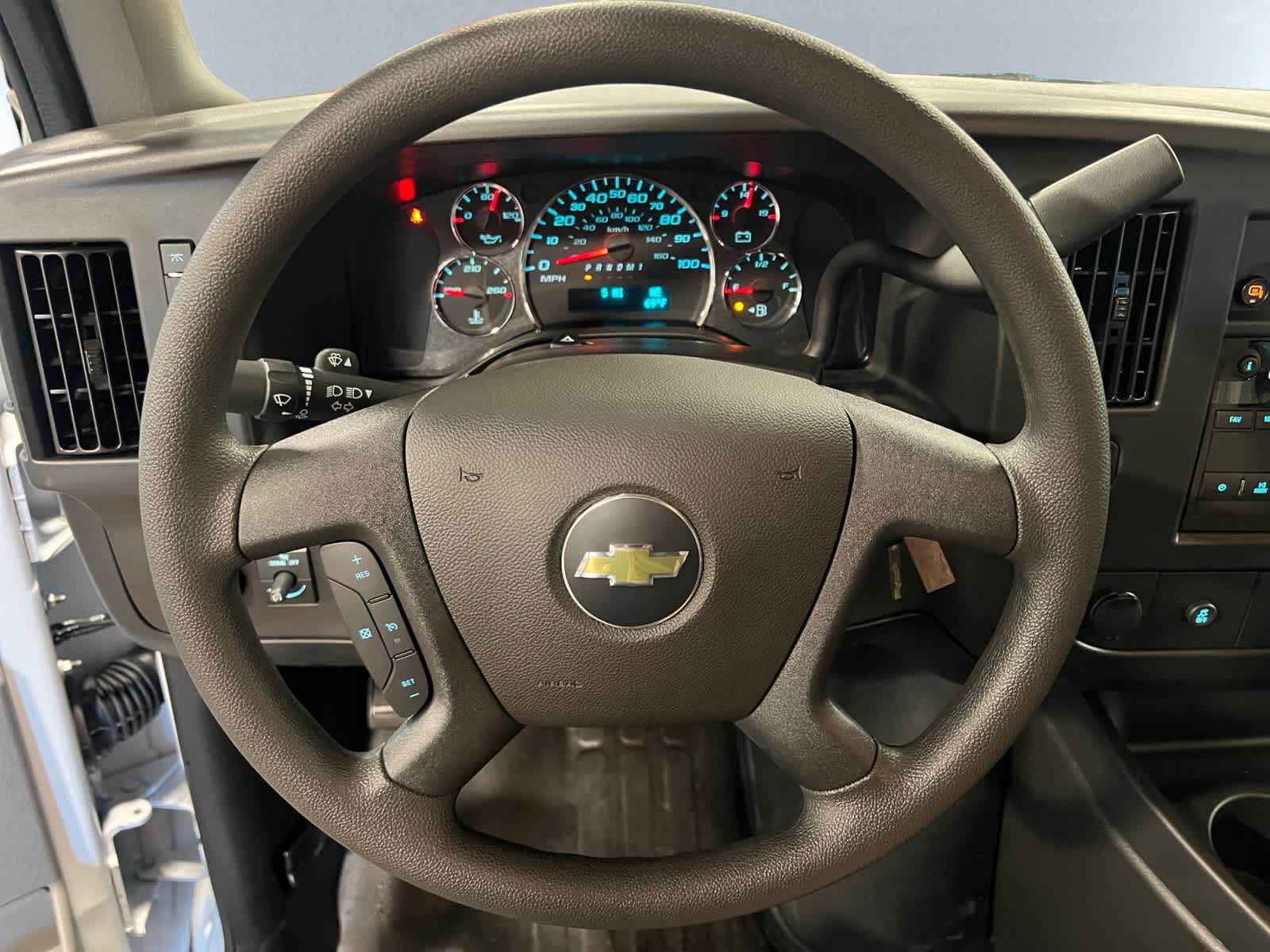 2025 Chevrolet Express Cargo Work Van - Photo 17