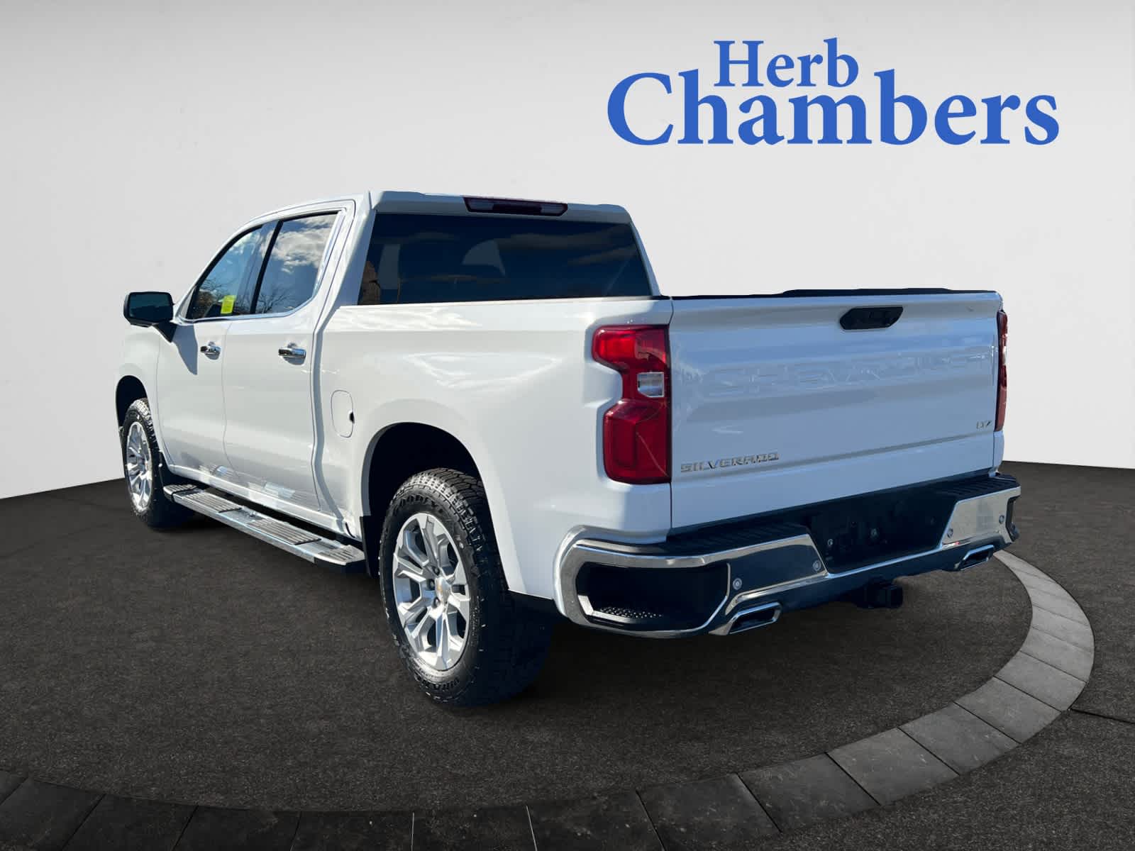 2025 Chevrolet Silverado 1500 LTZ photo 3