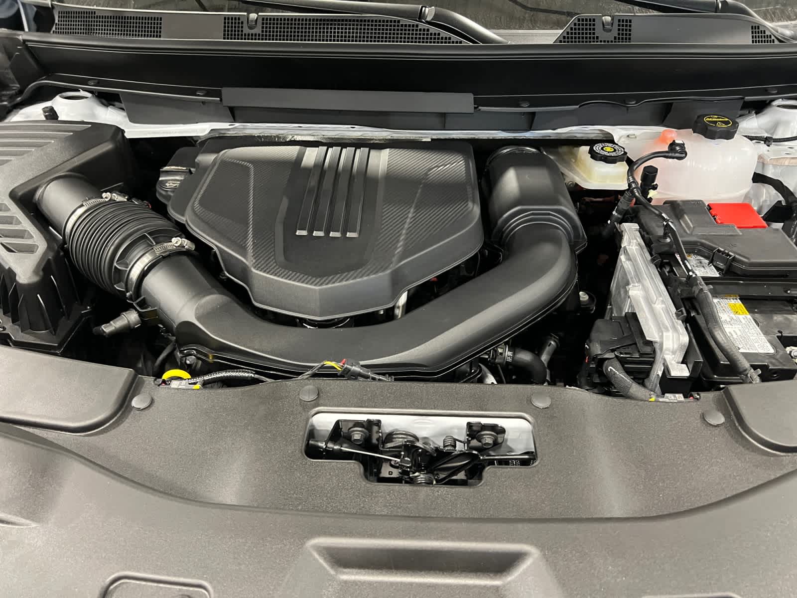 2027 Chevrolet Traverse LT - Photo 8