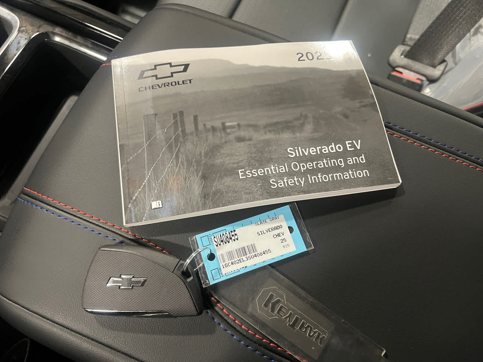 2025 Chevrolet Silverado EV RST - Photo 12