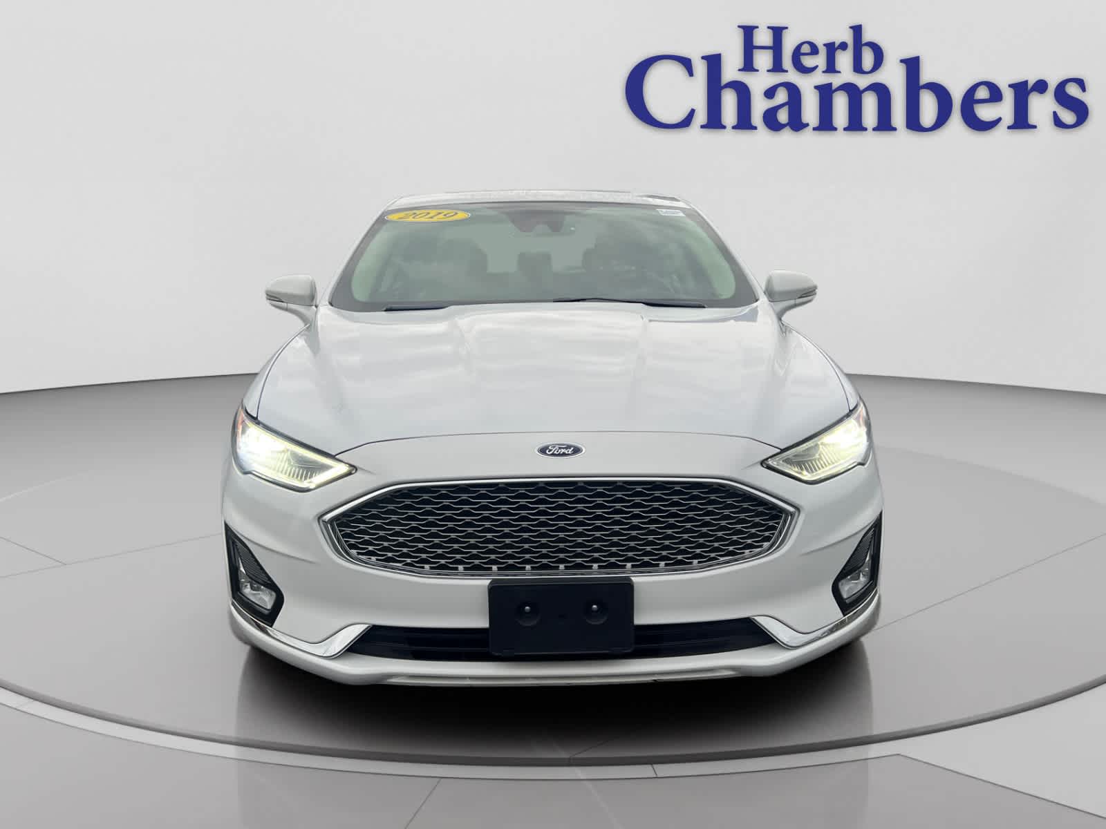 2019 Ford Fusion Titanium photo 2