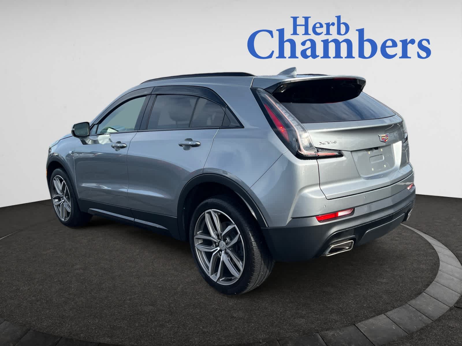 2023 Cadillac XT4 Sport photo 3