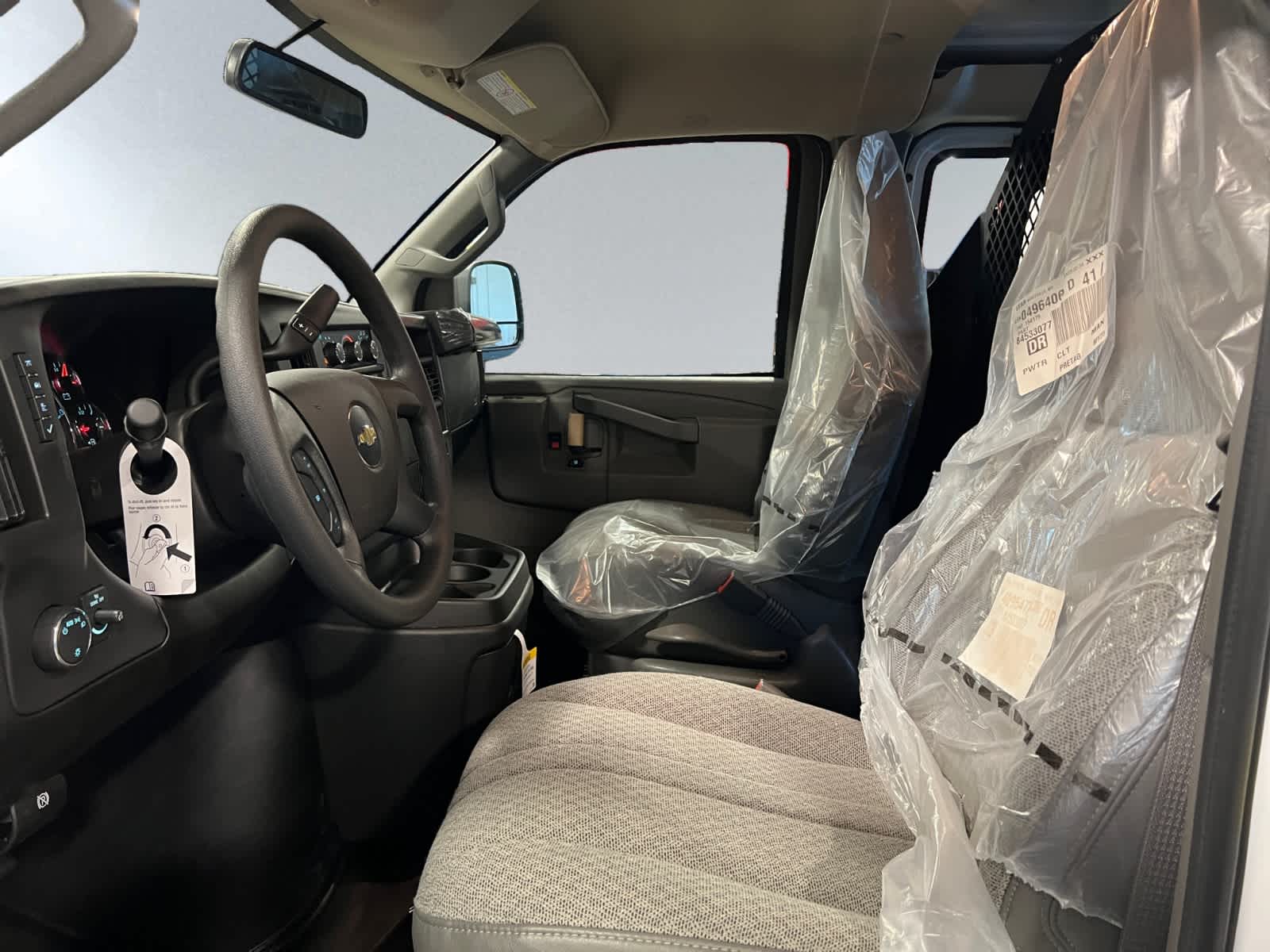 2025 Chevrolet Express Cargo Work Van - Photo 11