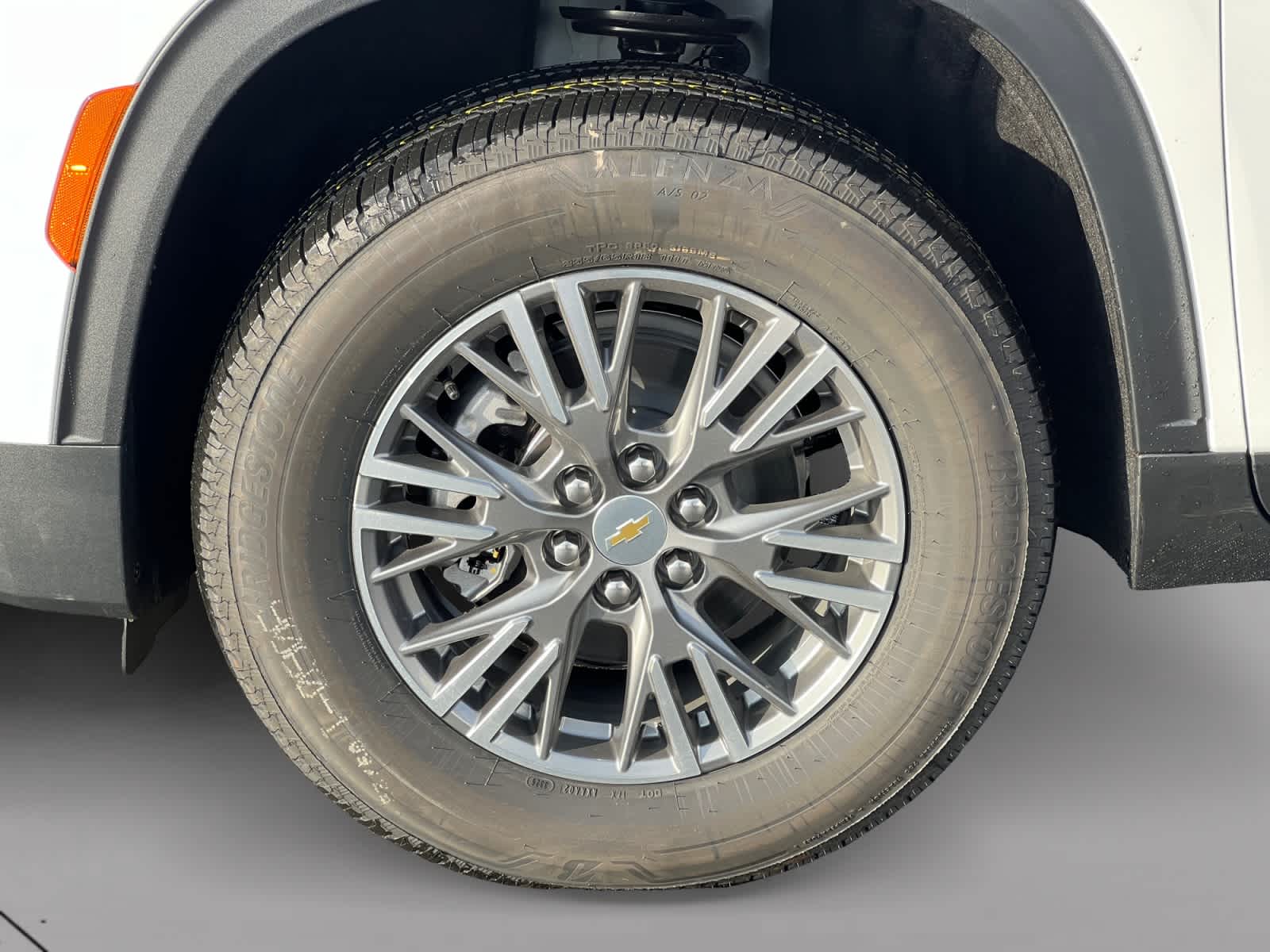 2027 Chevrolet Traverse LT - Photo 19