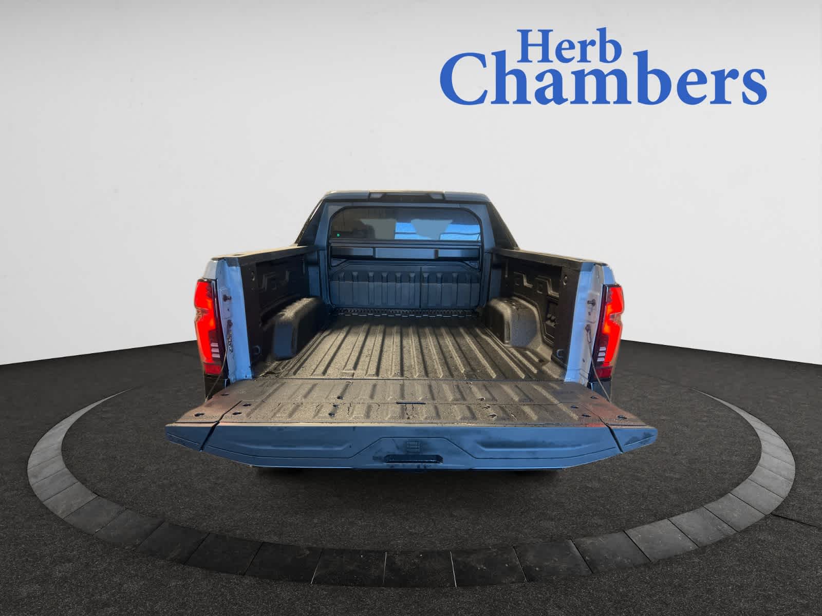 2025 Chevrolet Silverado EV RST - Photo 7