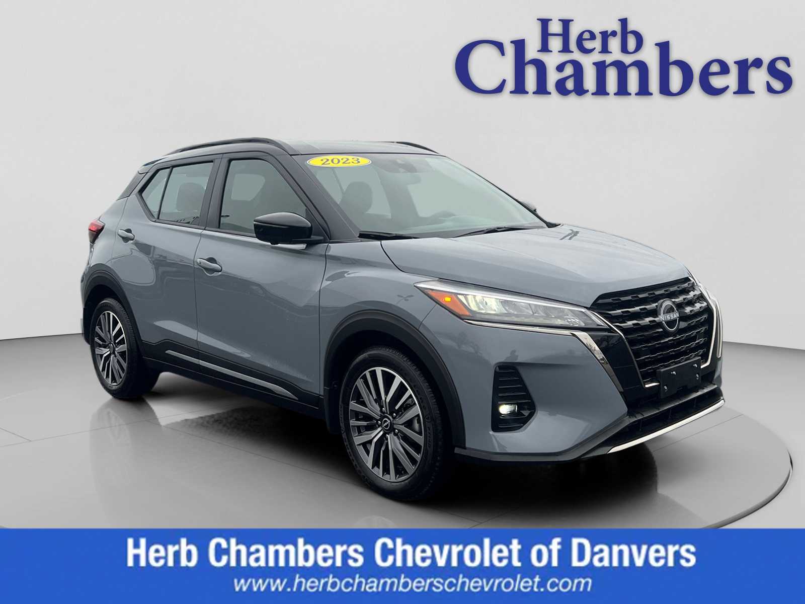 2023 Nissan Kicks SR's photo