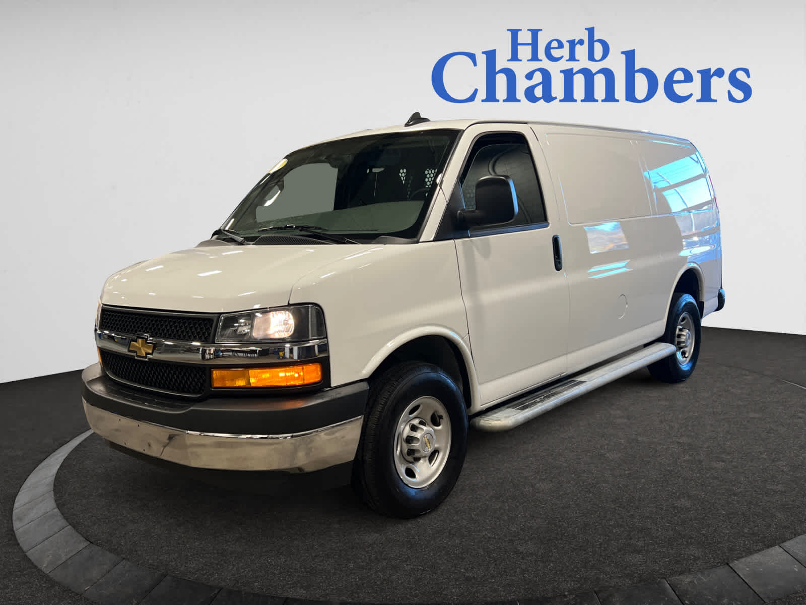 2024 Chevrolet Express 2500 Van Cargo photo 2