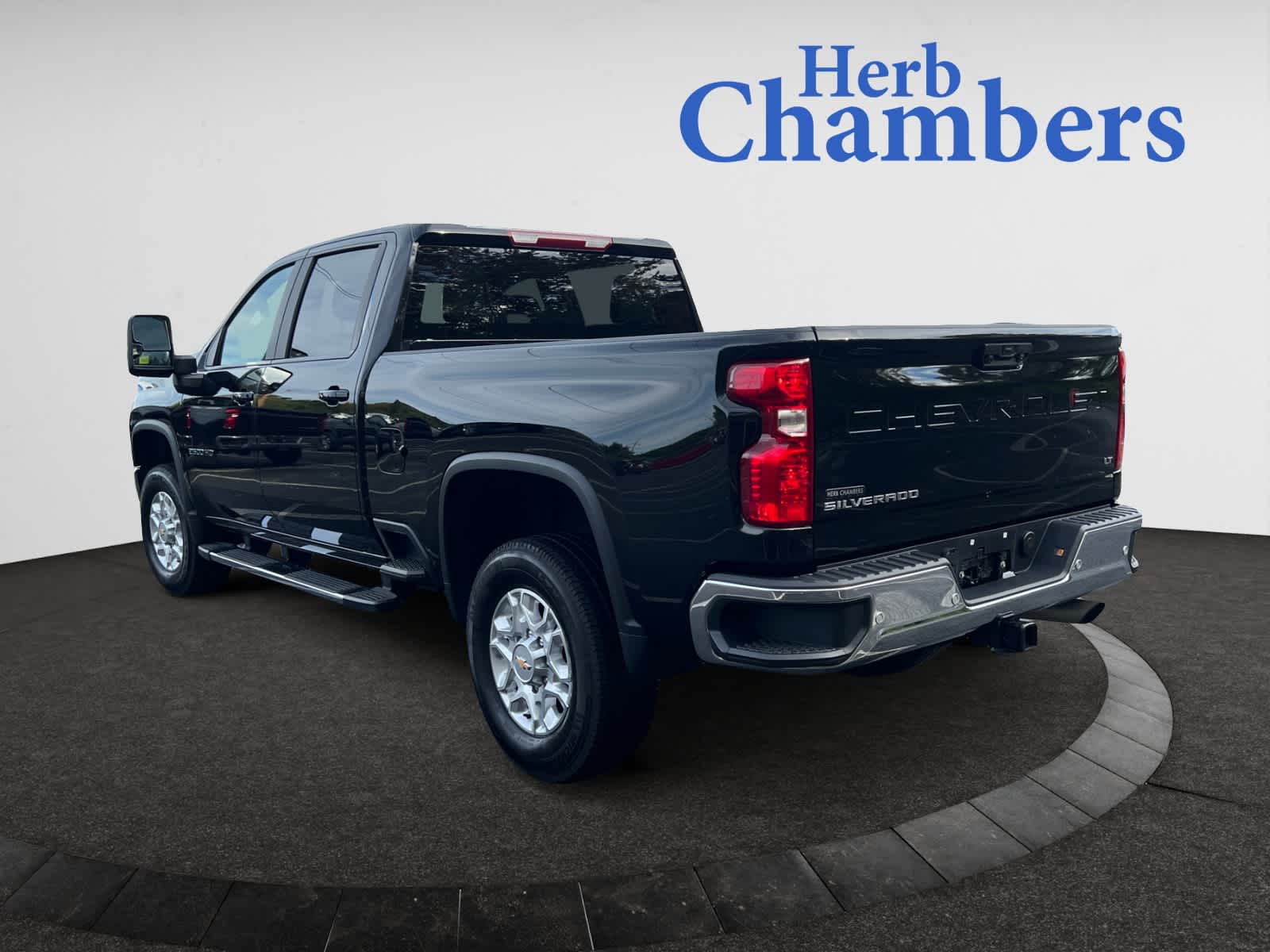 2023 Chevrolet Silverado 2500HD LT photo 3