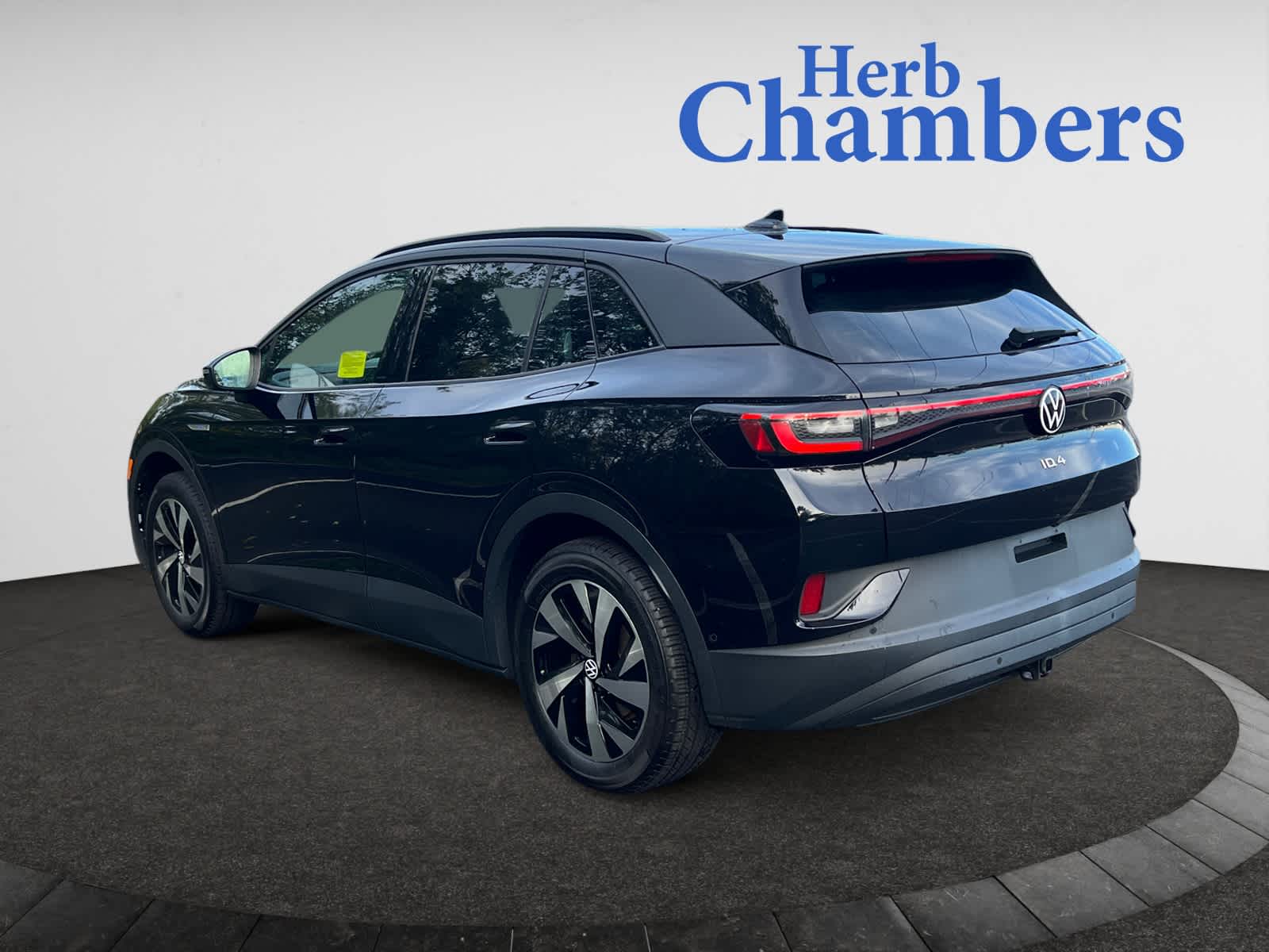 2023 Volkswagen ID.4 Pro photo 3