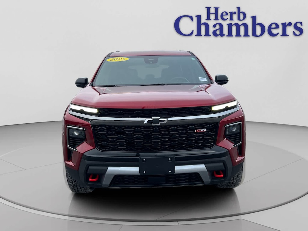 Used 2025 Chevrolet Traverse Z71 SUV