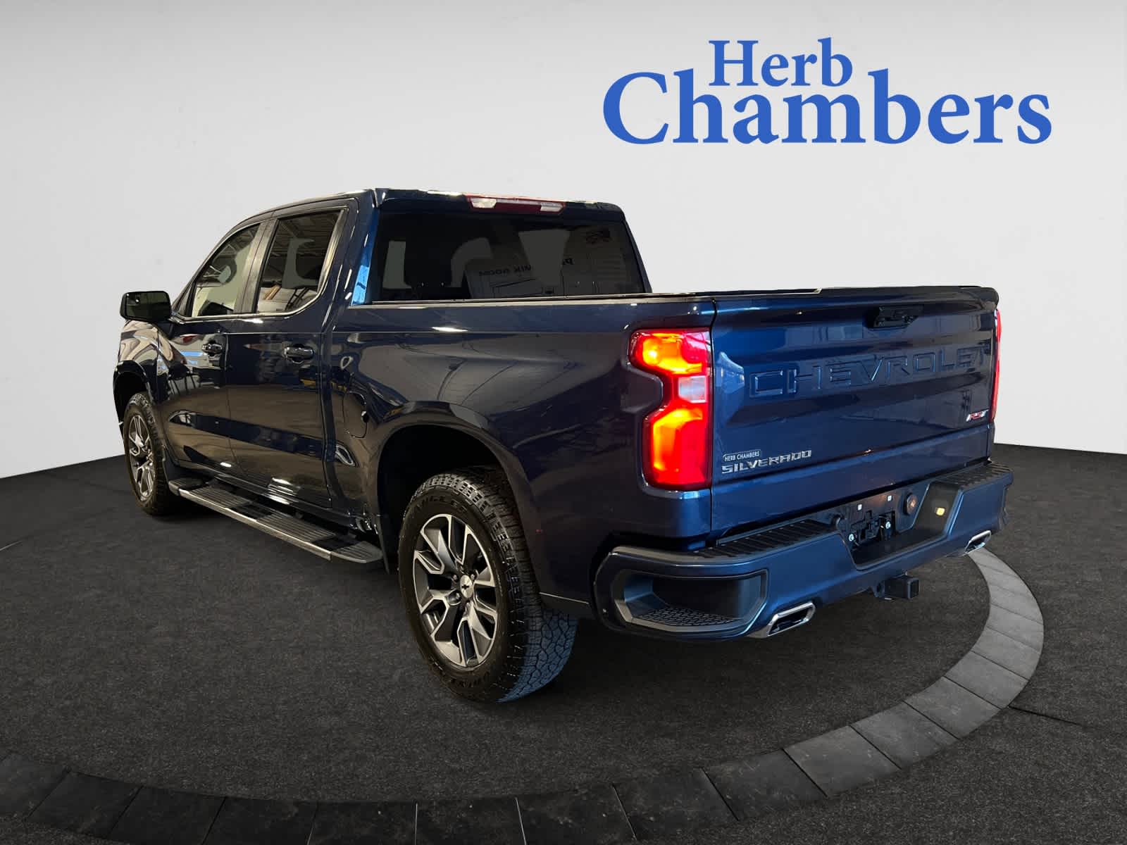 2023 Chevrolet Silverado 1500 RST photo 3