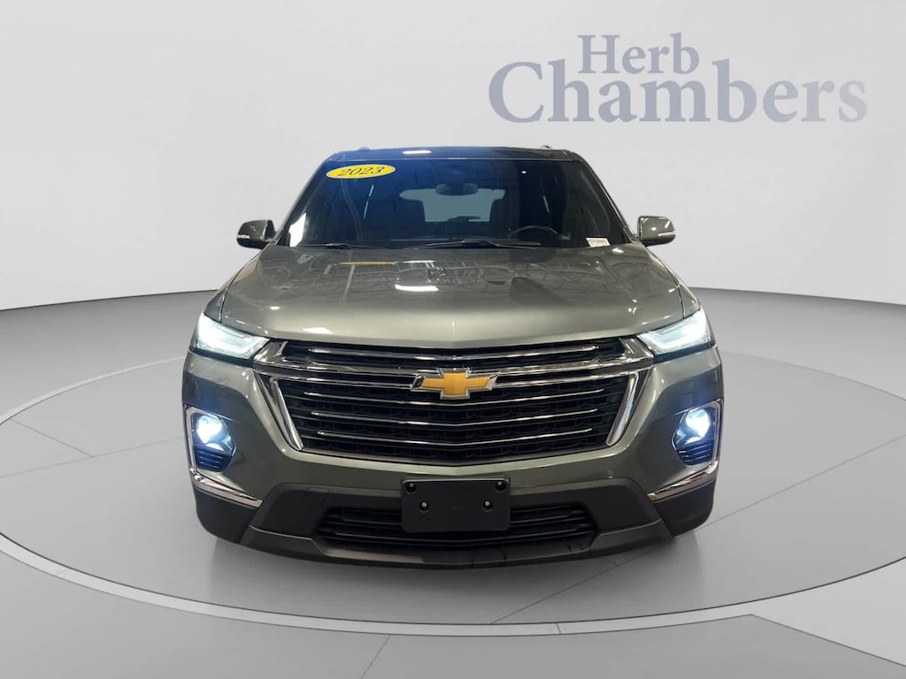 Used 2023 Chevrolet Traverse LT Cloth SUV