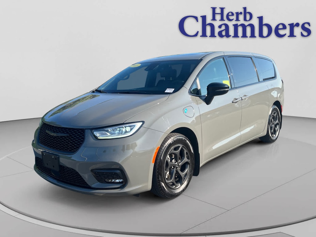 Used 2023 Chrysler Pacifica Hybrid Limited Van Passenger Van